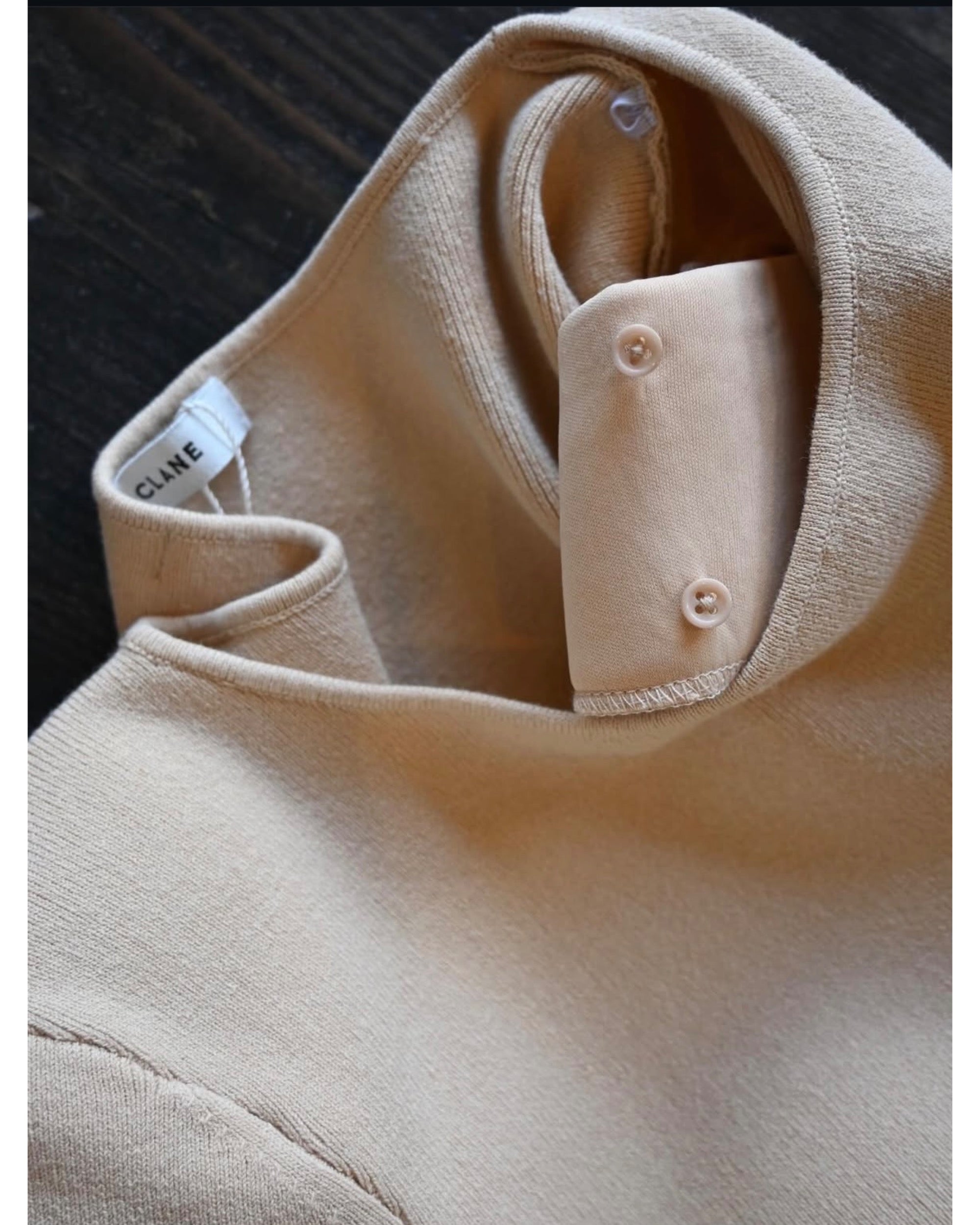 トップス CLANE SHOULDER PADS POLO KNIT TOPS IVORY CLANE SHOULDER PADS POLO KNIT TOPS