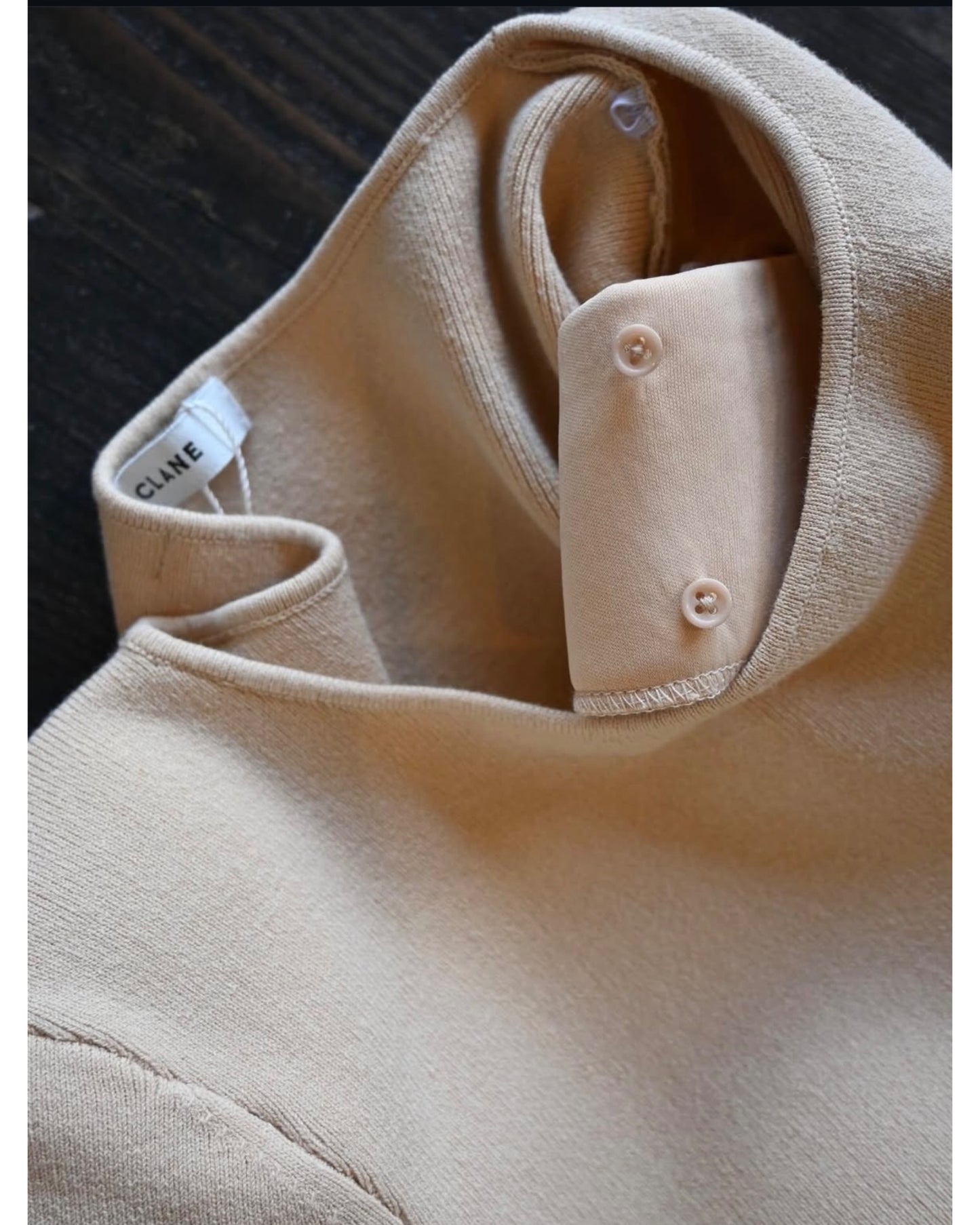 SHOULDER PADS KNIT TOPS