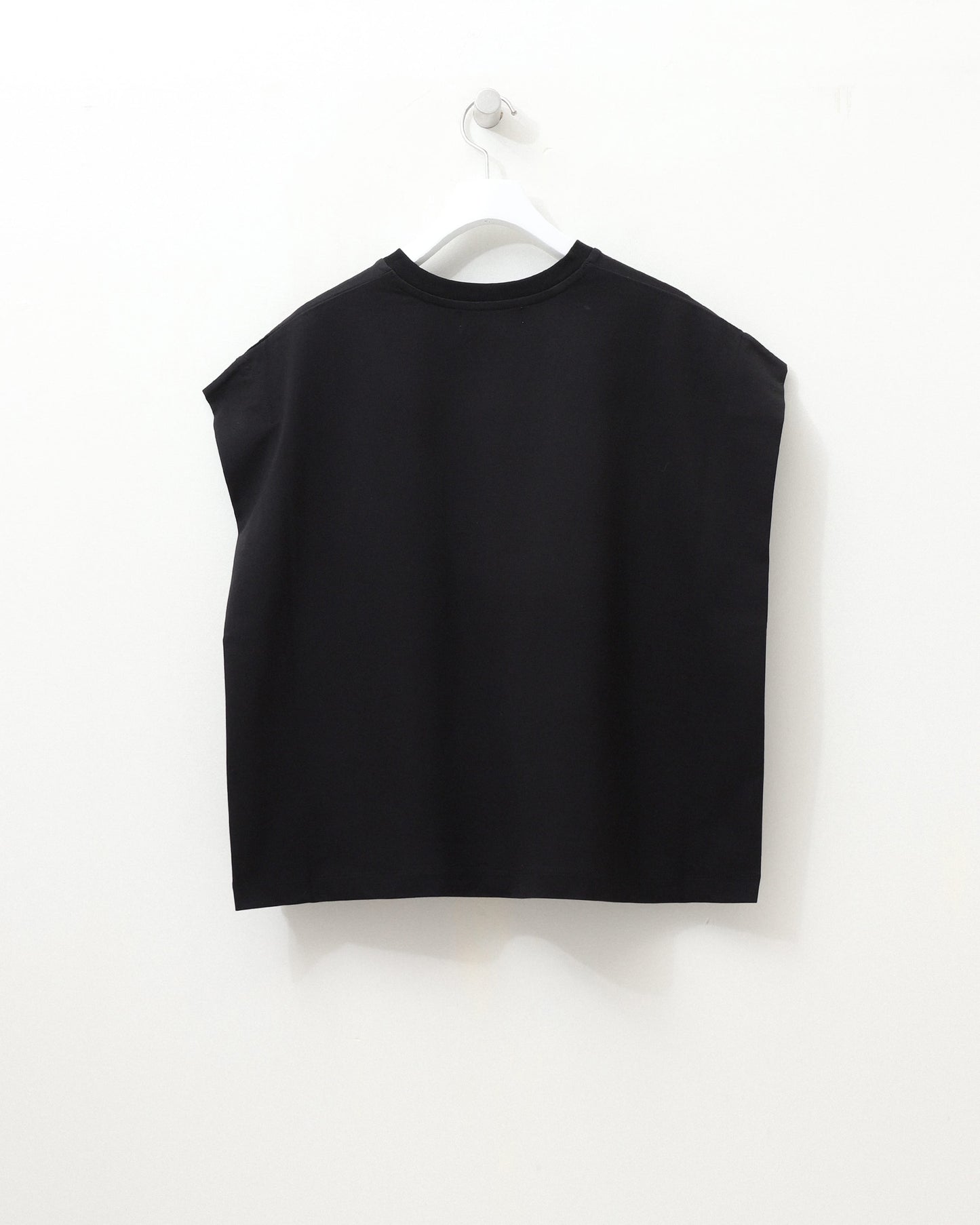 FOLDED LINE CROPPED TOP