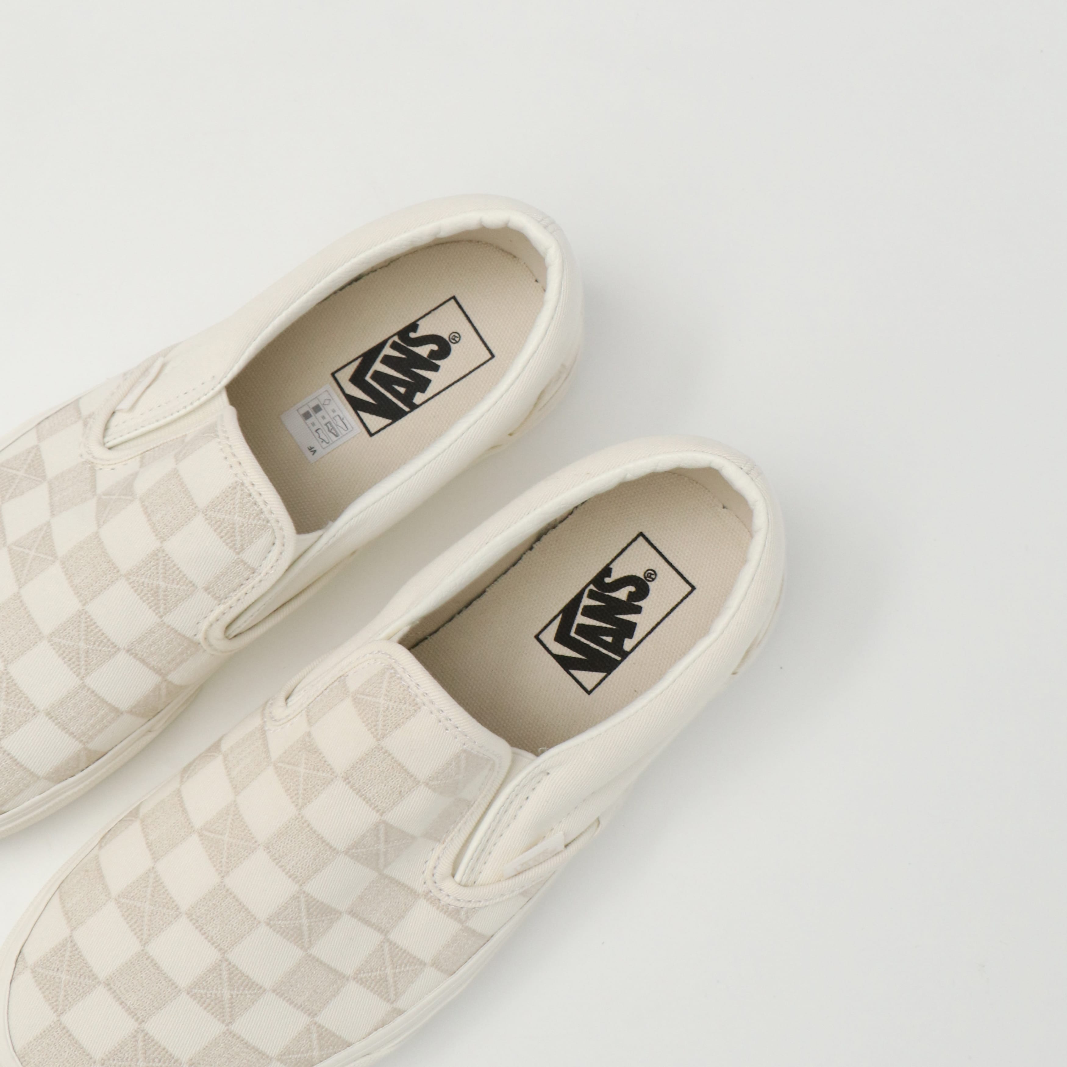 Vans classic slip outlet on no. 7