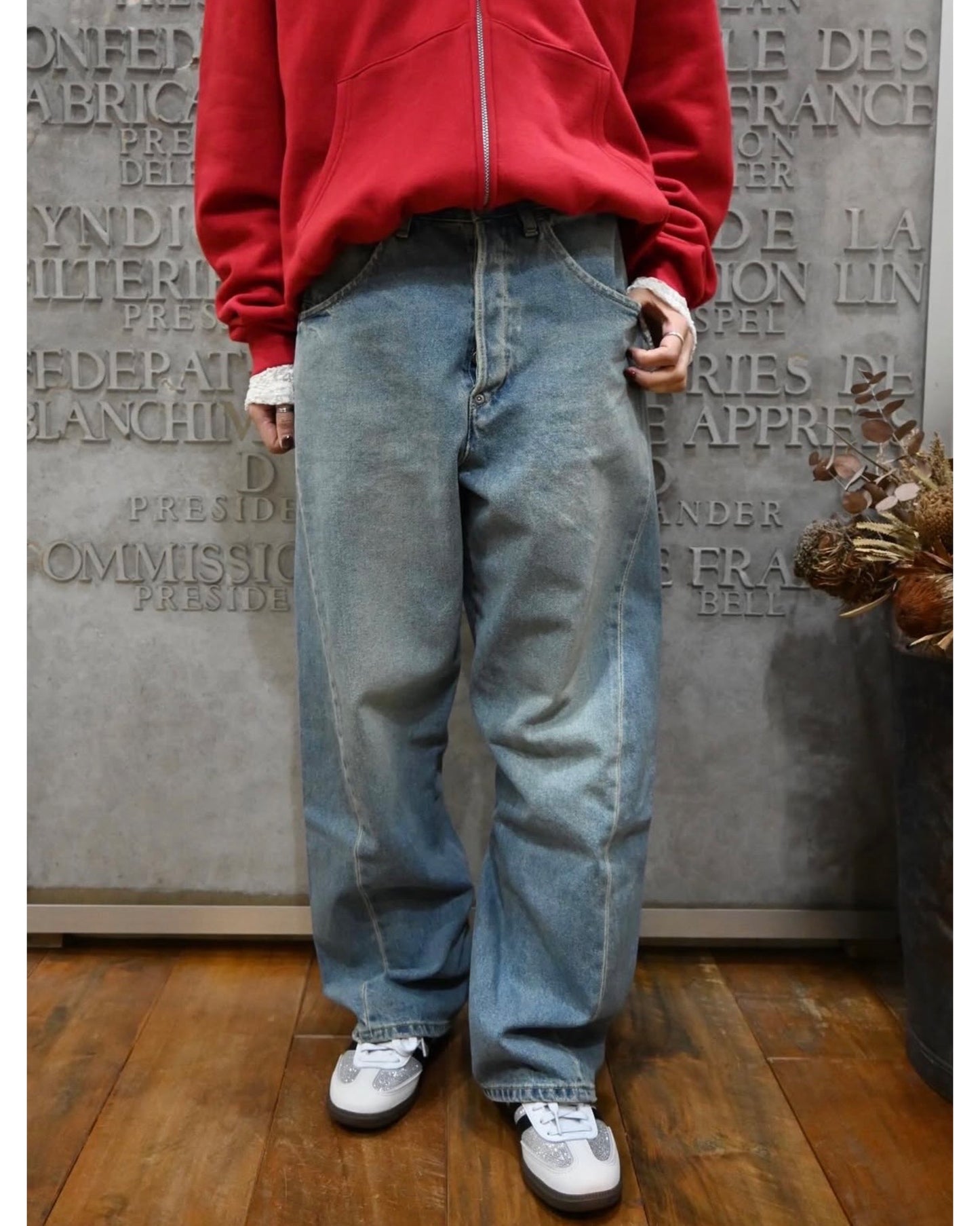 BACK CINCH JEANS