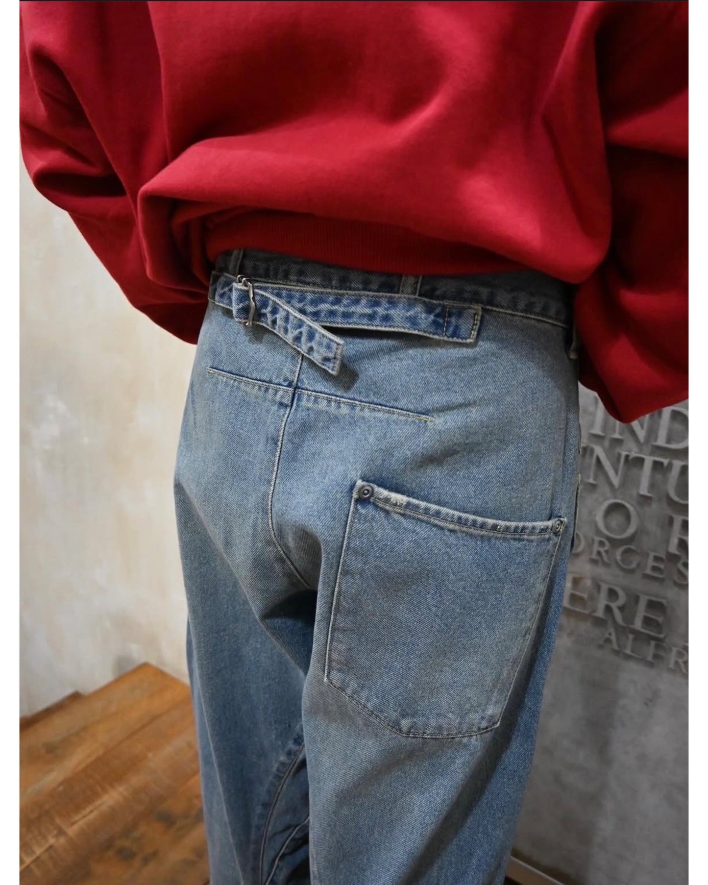 BACK CINCH JEANS