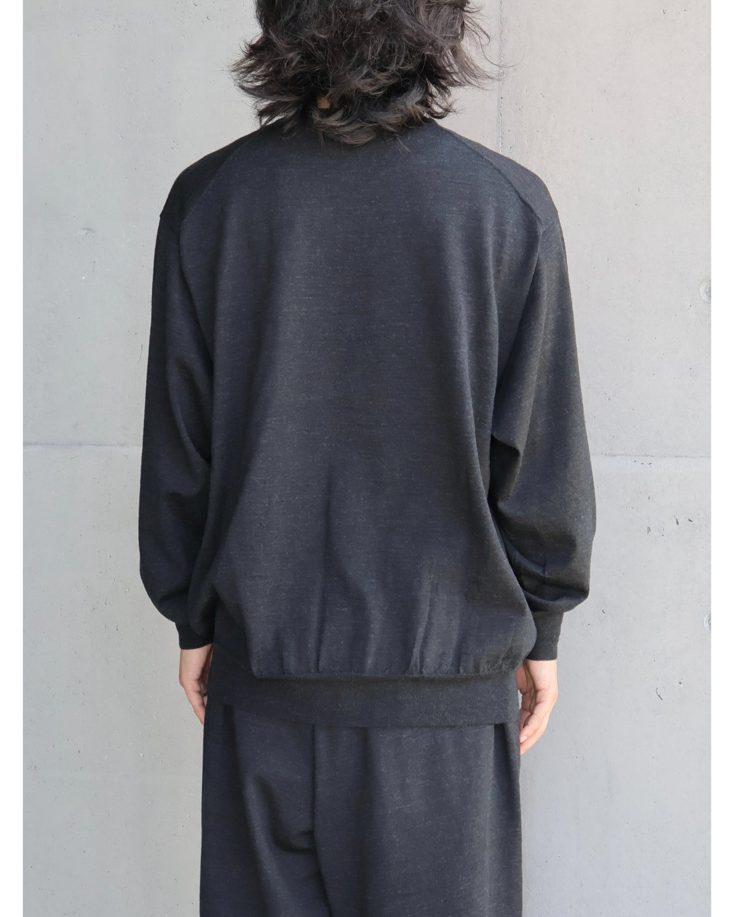 ウール クルーネックニット CHARCOAL