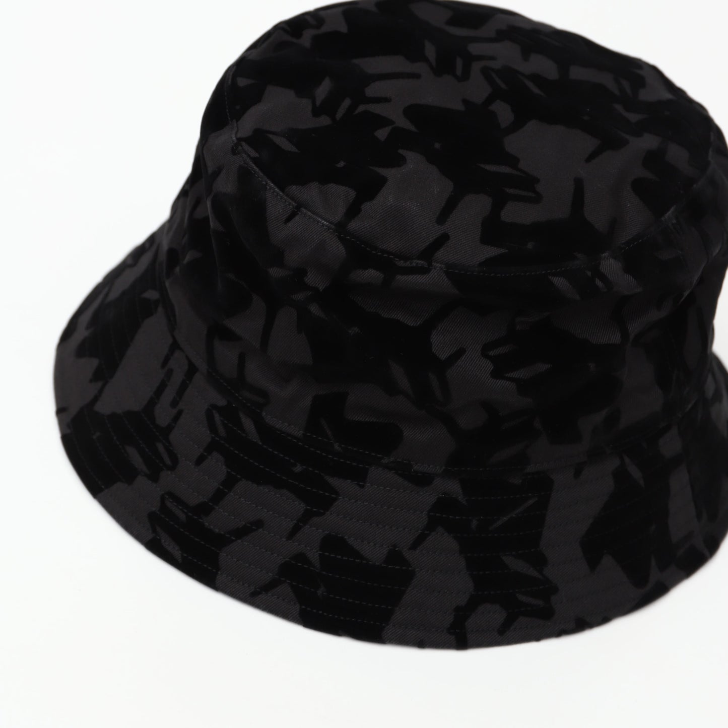 FLOCKY PRINT BUCKET HAT BLACK