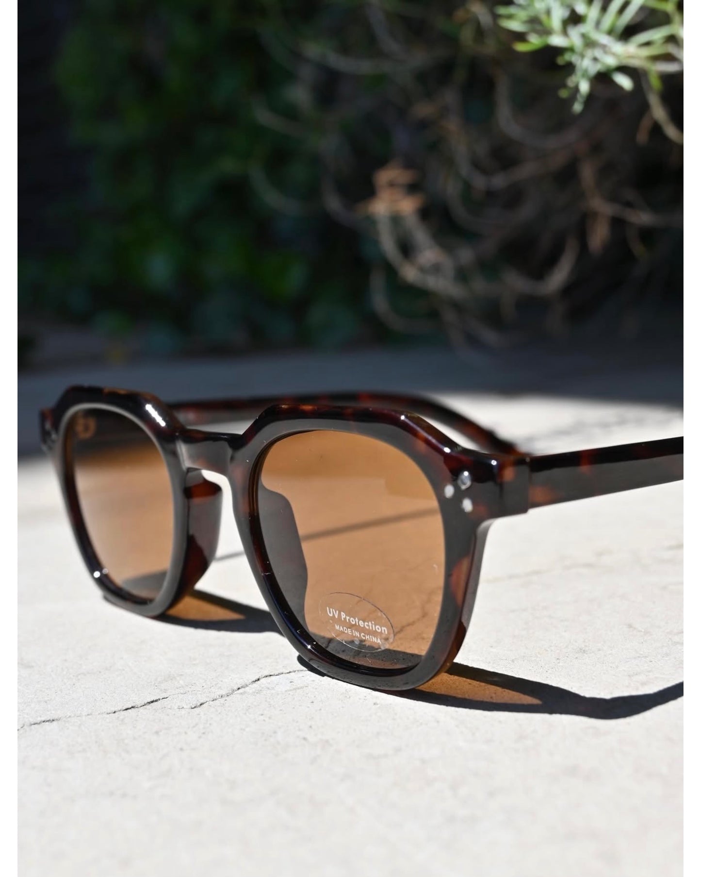 FACET FRAME SUNGLASSES