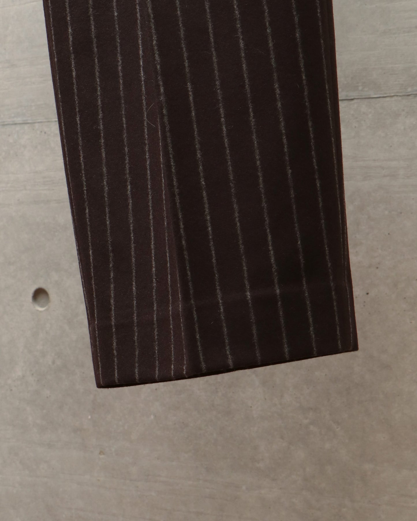 DOUBLE PLEATED TROUSERS BROWN STRIPE