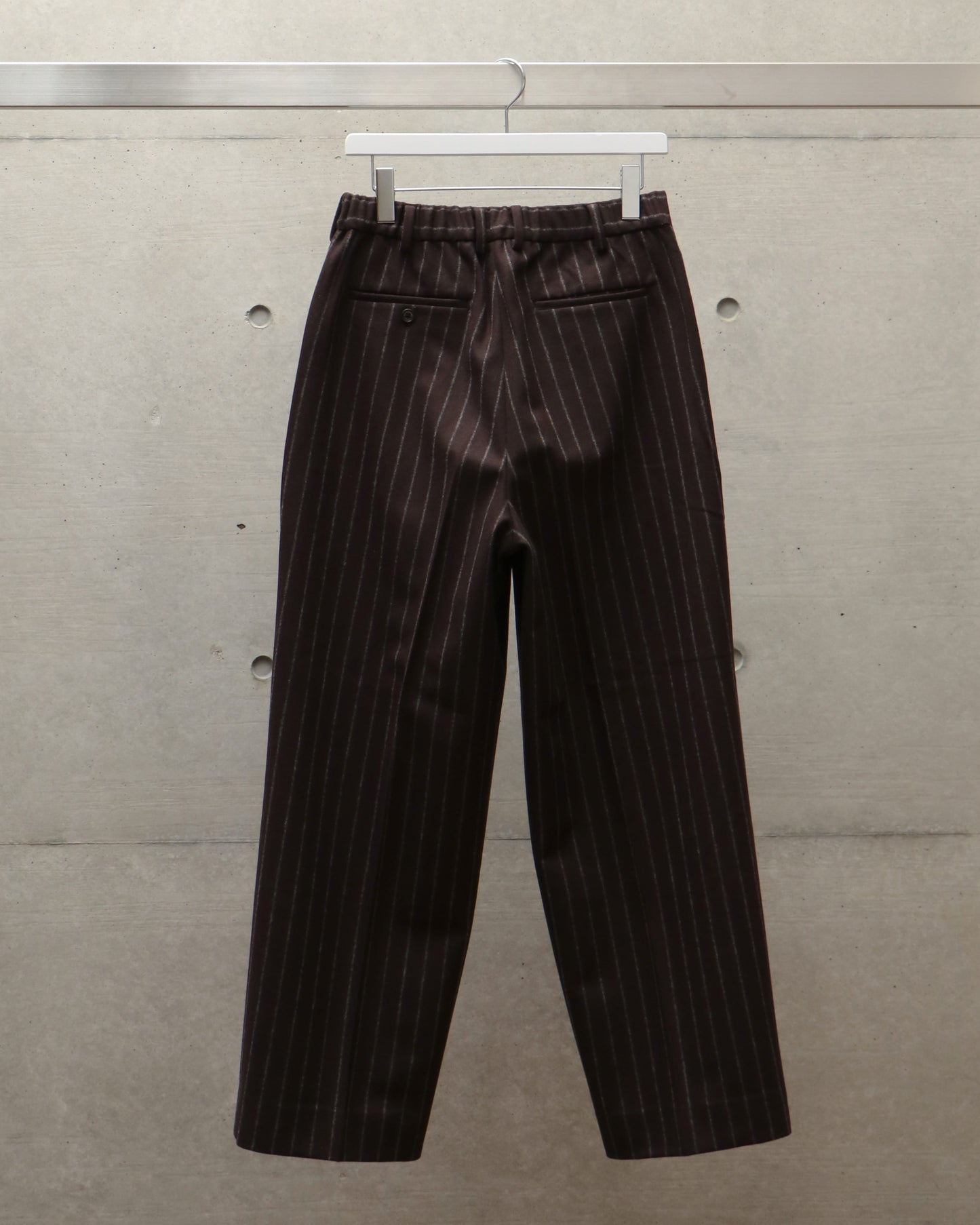 DOUBLE PLEATED TROUSERS BROWN STRIPE