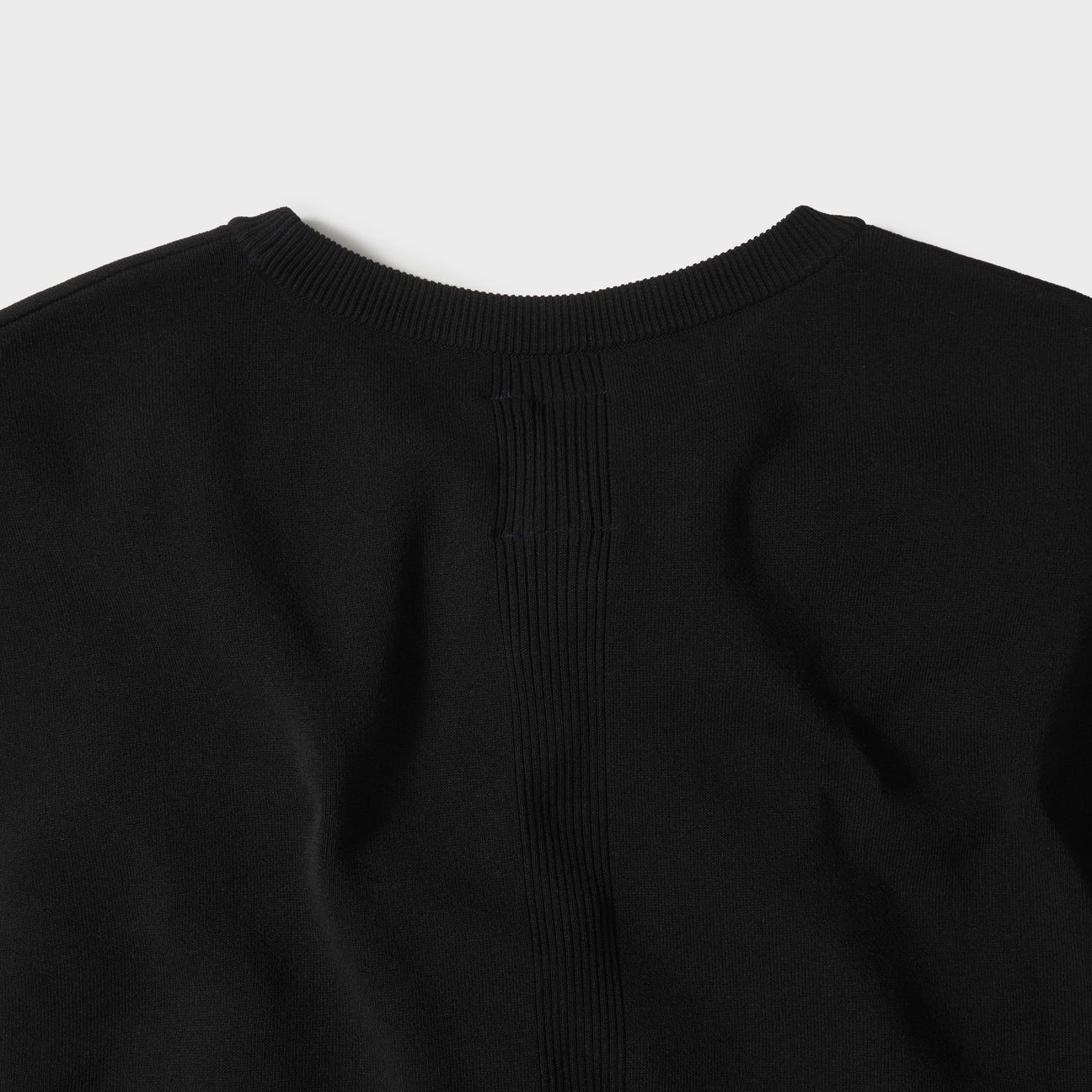MONOLITH KNIT NO SLEEVE T