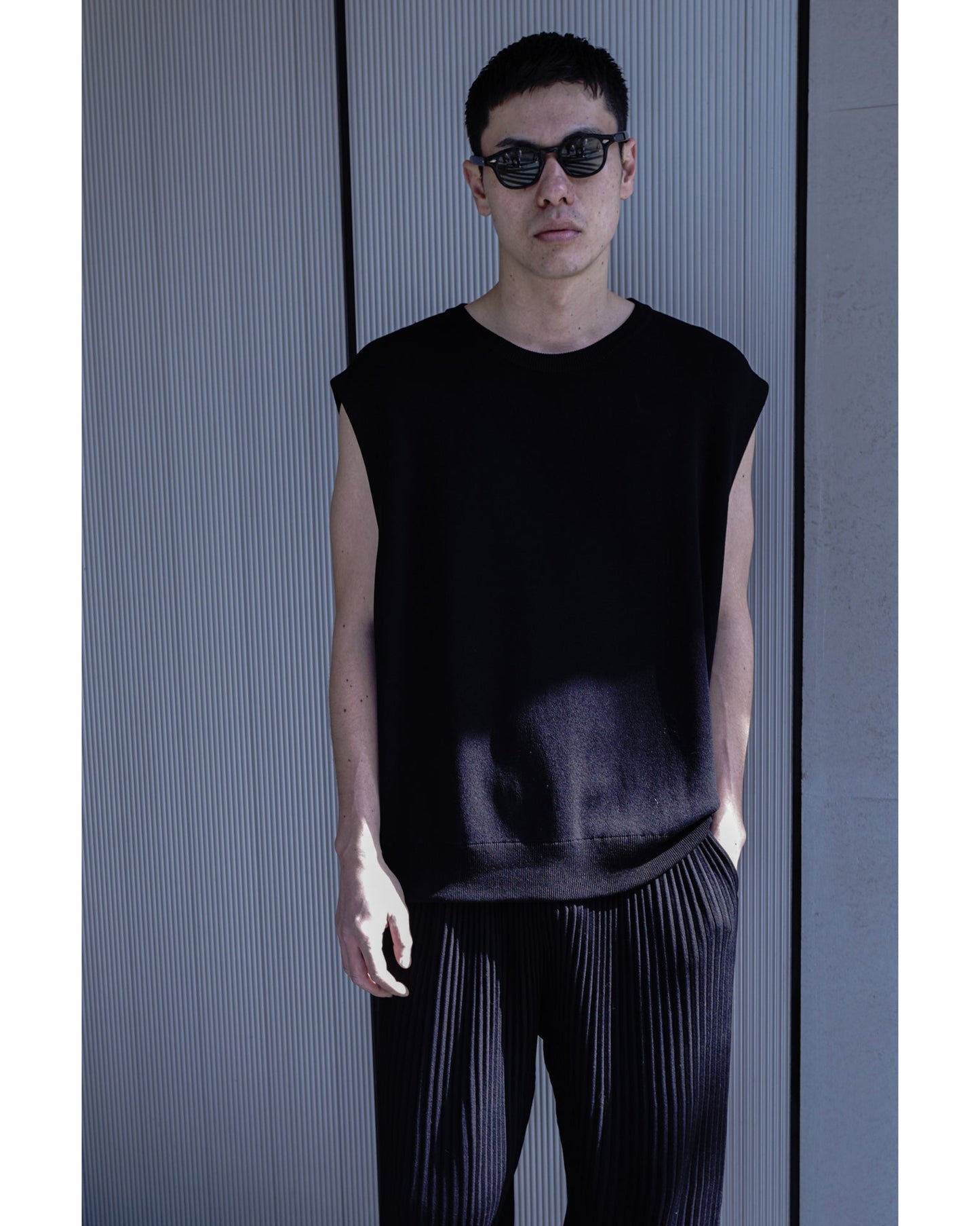 MONOLITH KNIT NO SLEEVE T