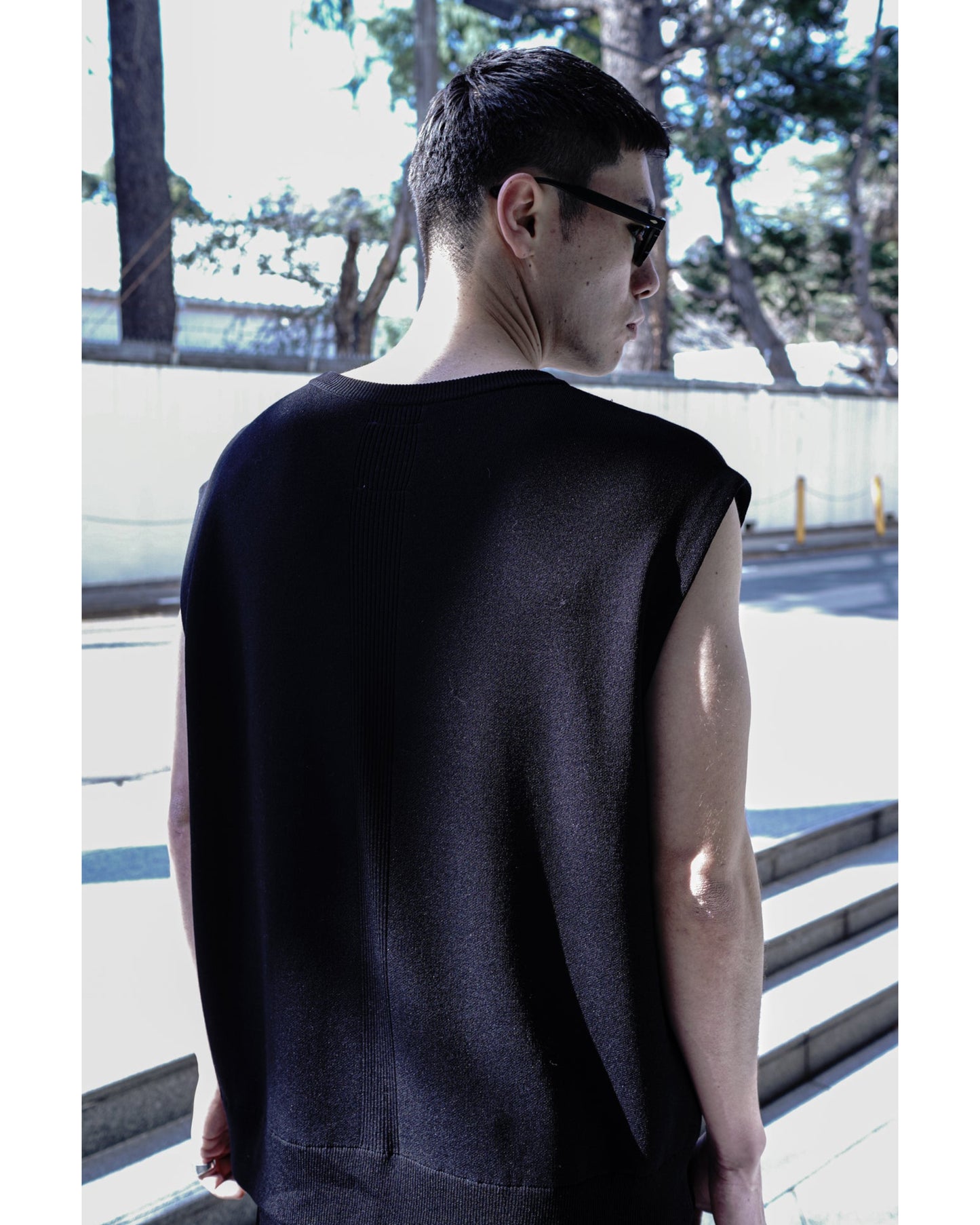 MONOLITH KNIT NO SLEEVE T