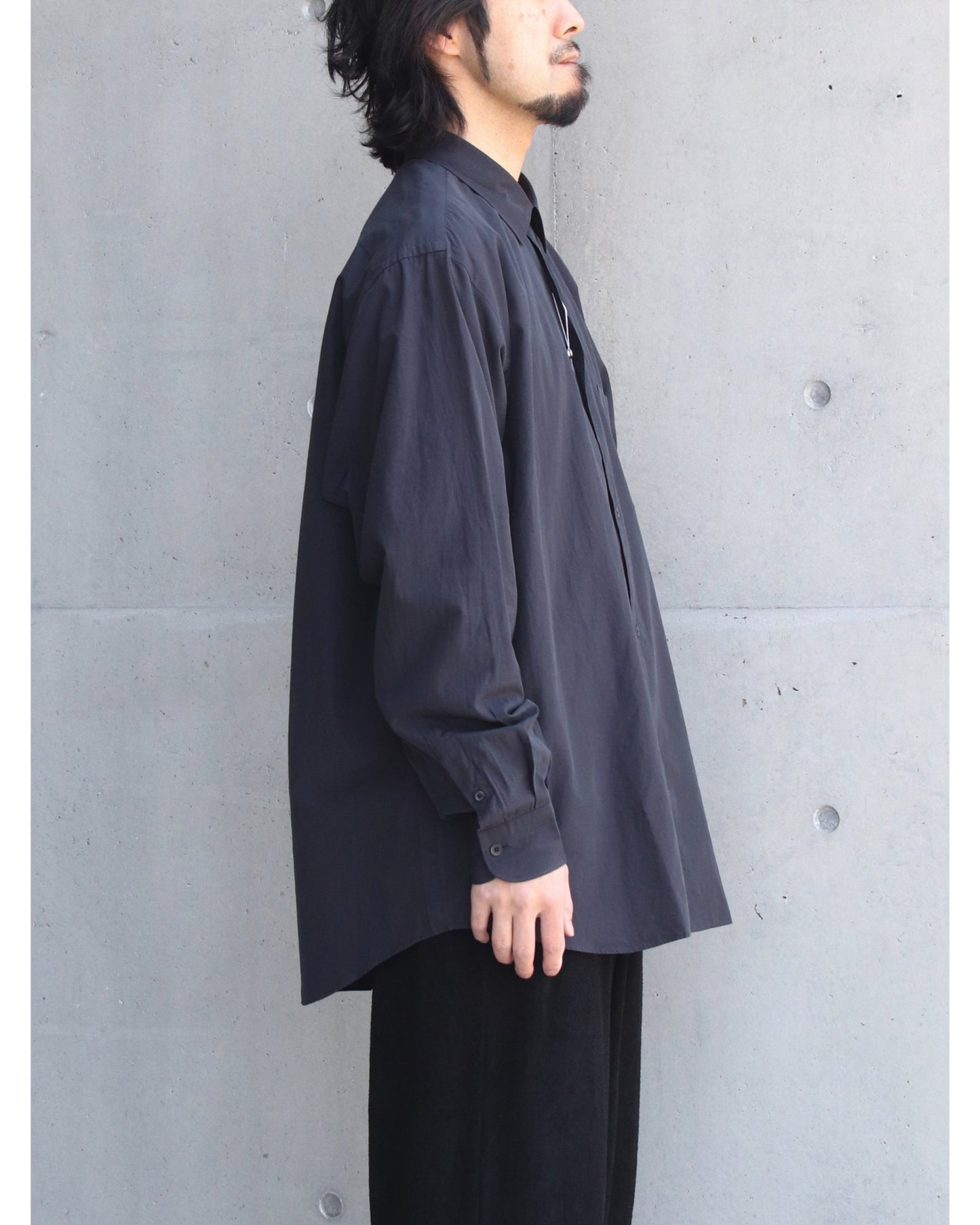 コモリ シャツ NAVY