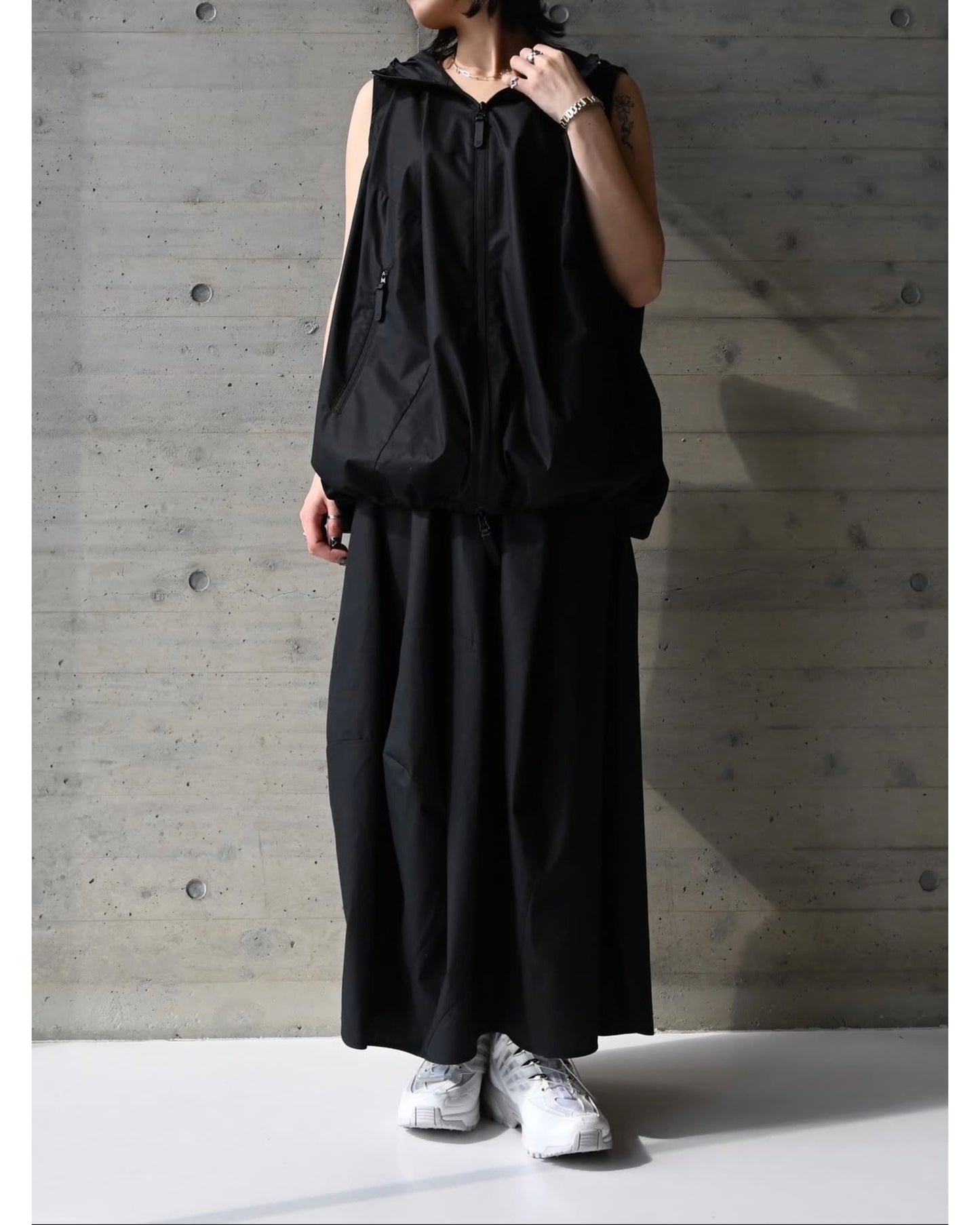 シリコンタイプライター Hooded Vest