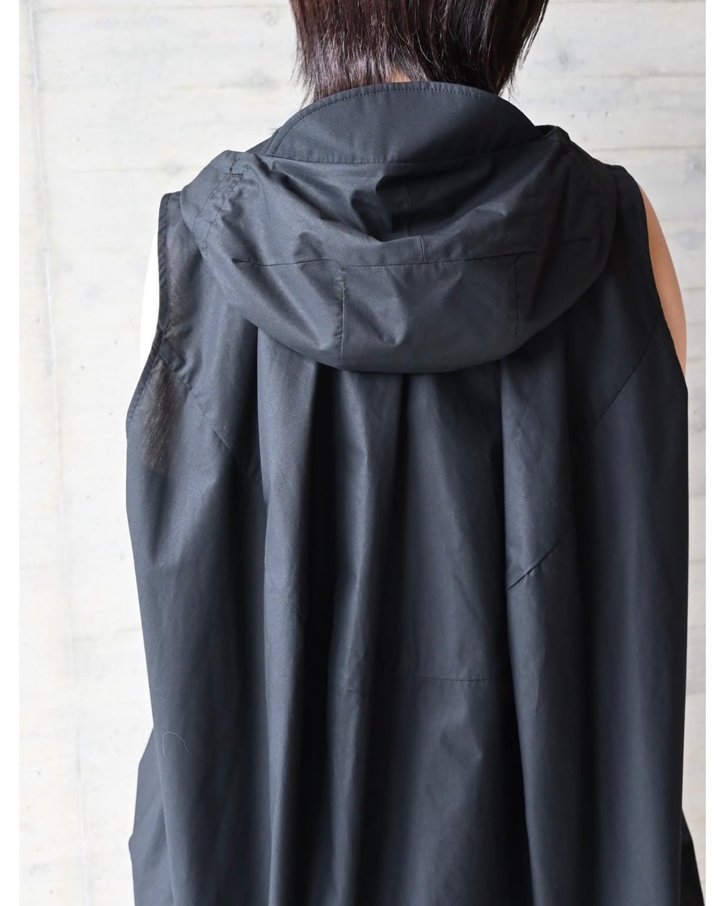 シリコンタイプライター Hooded Vest
