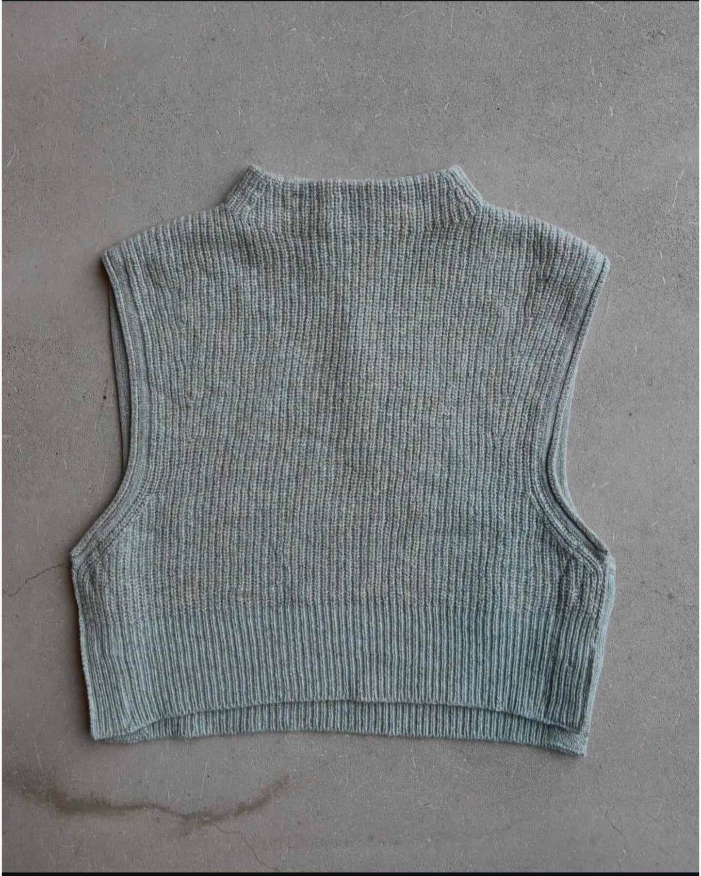 superfine lambs&chenille ribbed-knit bib