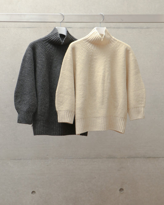 superfine lambs wool ribbed-knit high neck sweater
