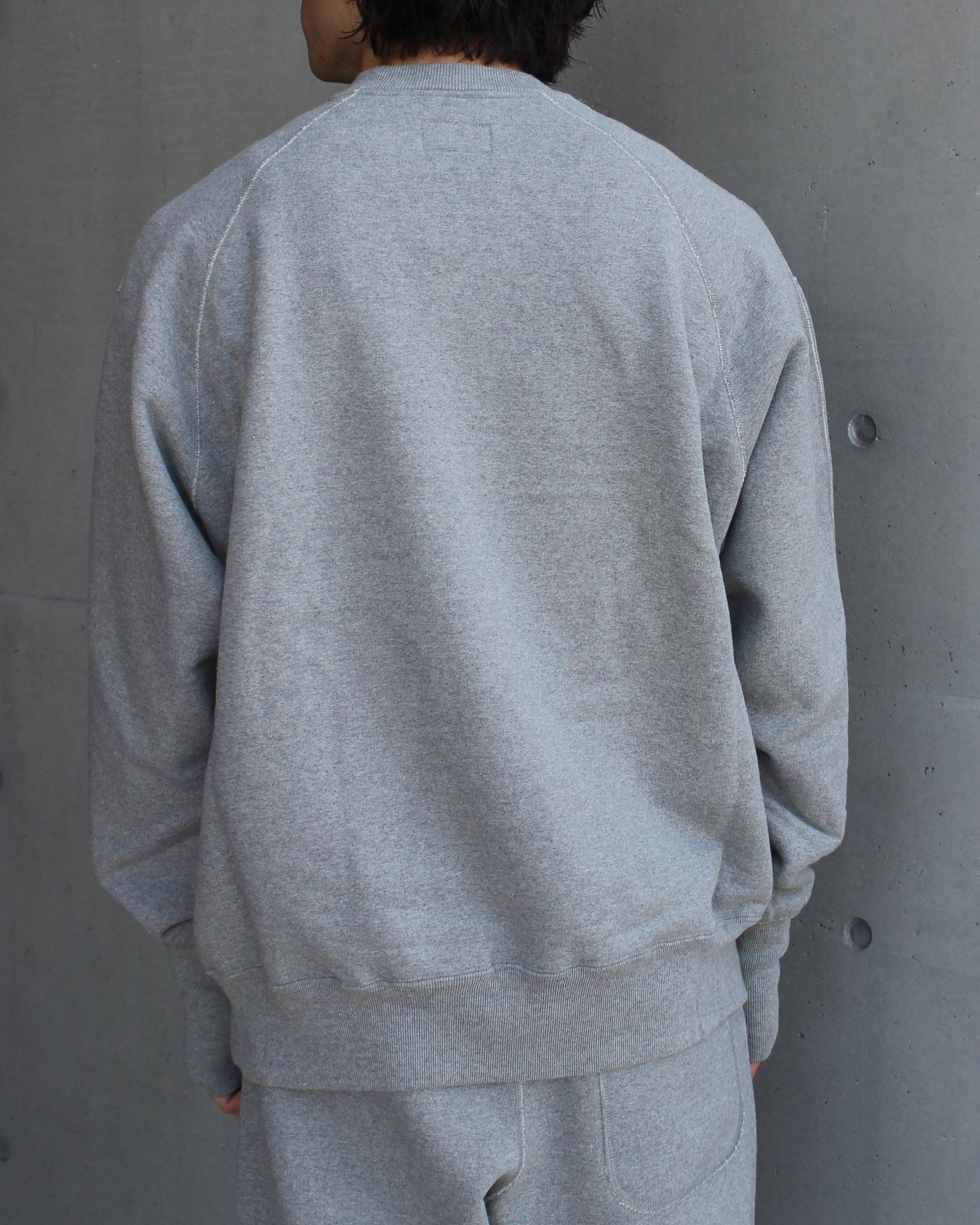 Unlikely Split Raglan Sleeve Crew  TOP GRAY