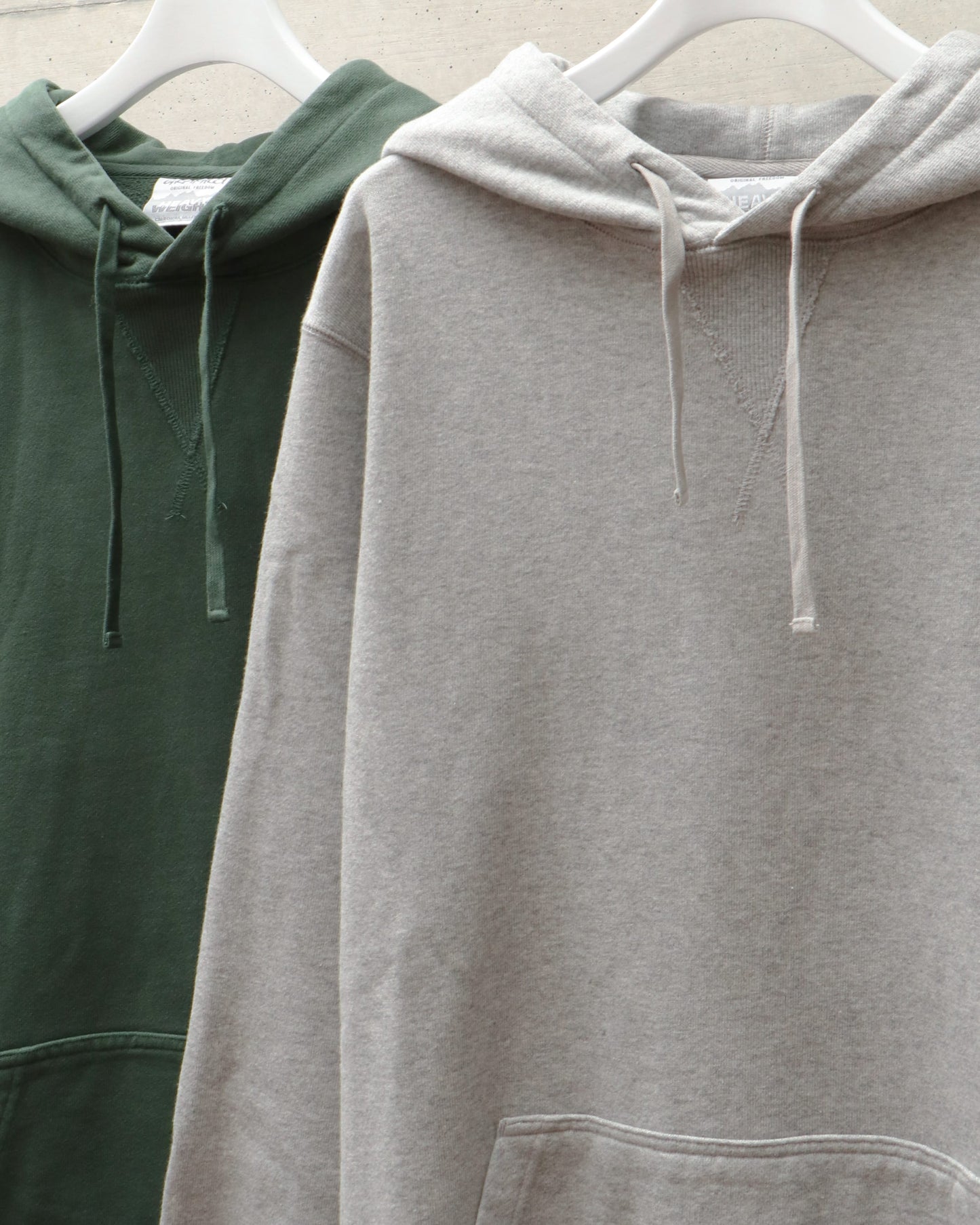 CLASSIC HOODED SWEATSHIRT