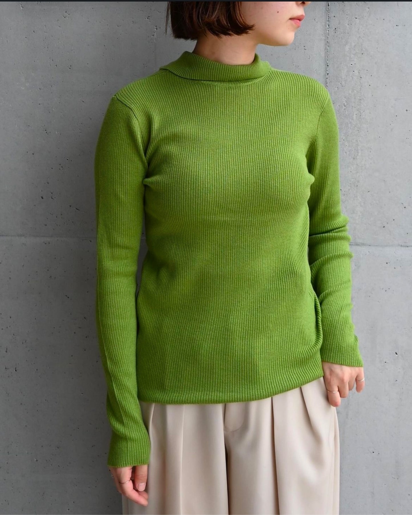 W FACE BUTTON KNIT TOPS