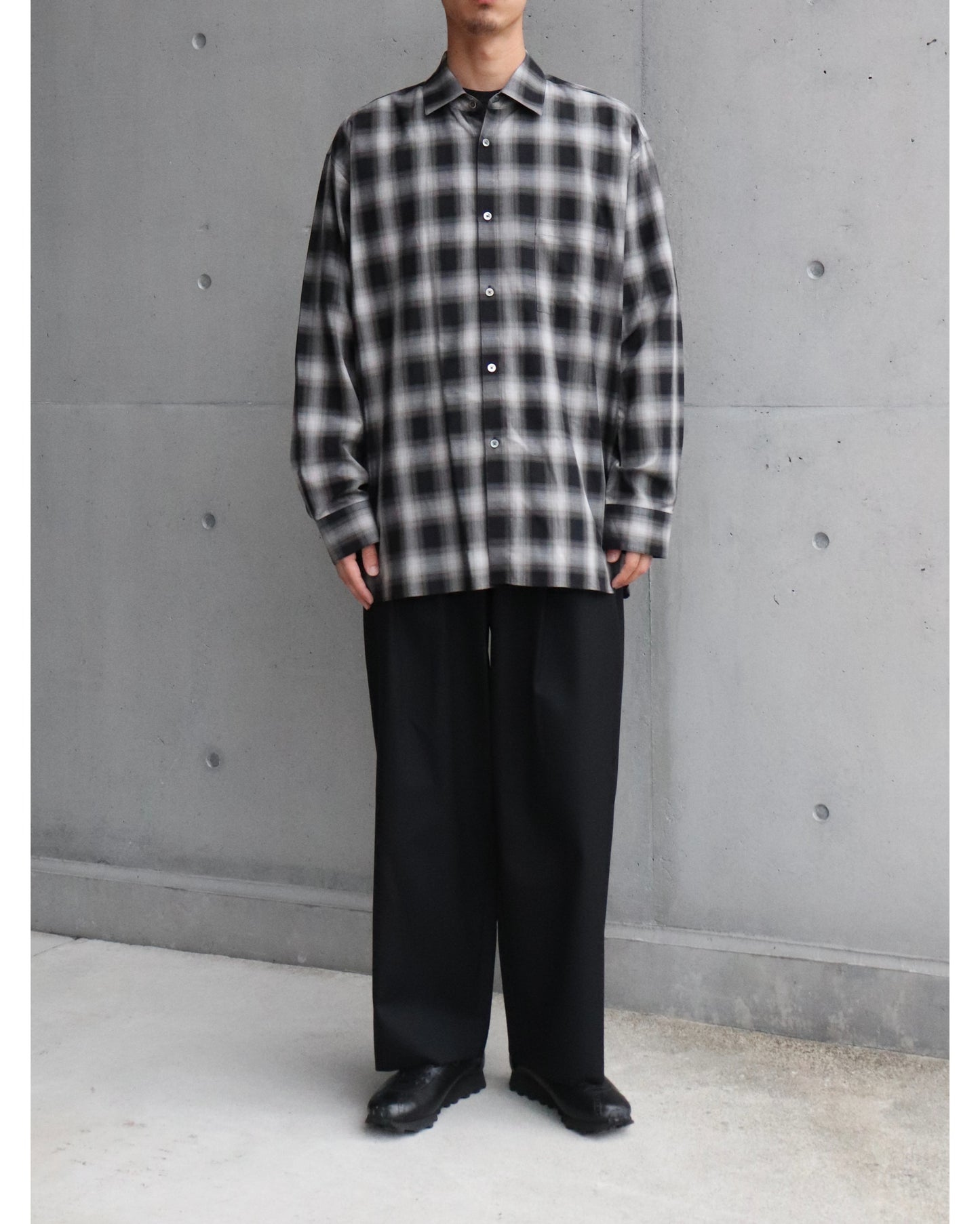 OVERSIZED DOWN PAT SHIRT BLACK OMBRE