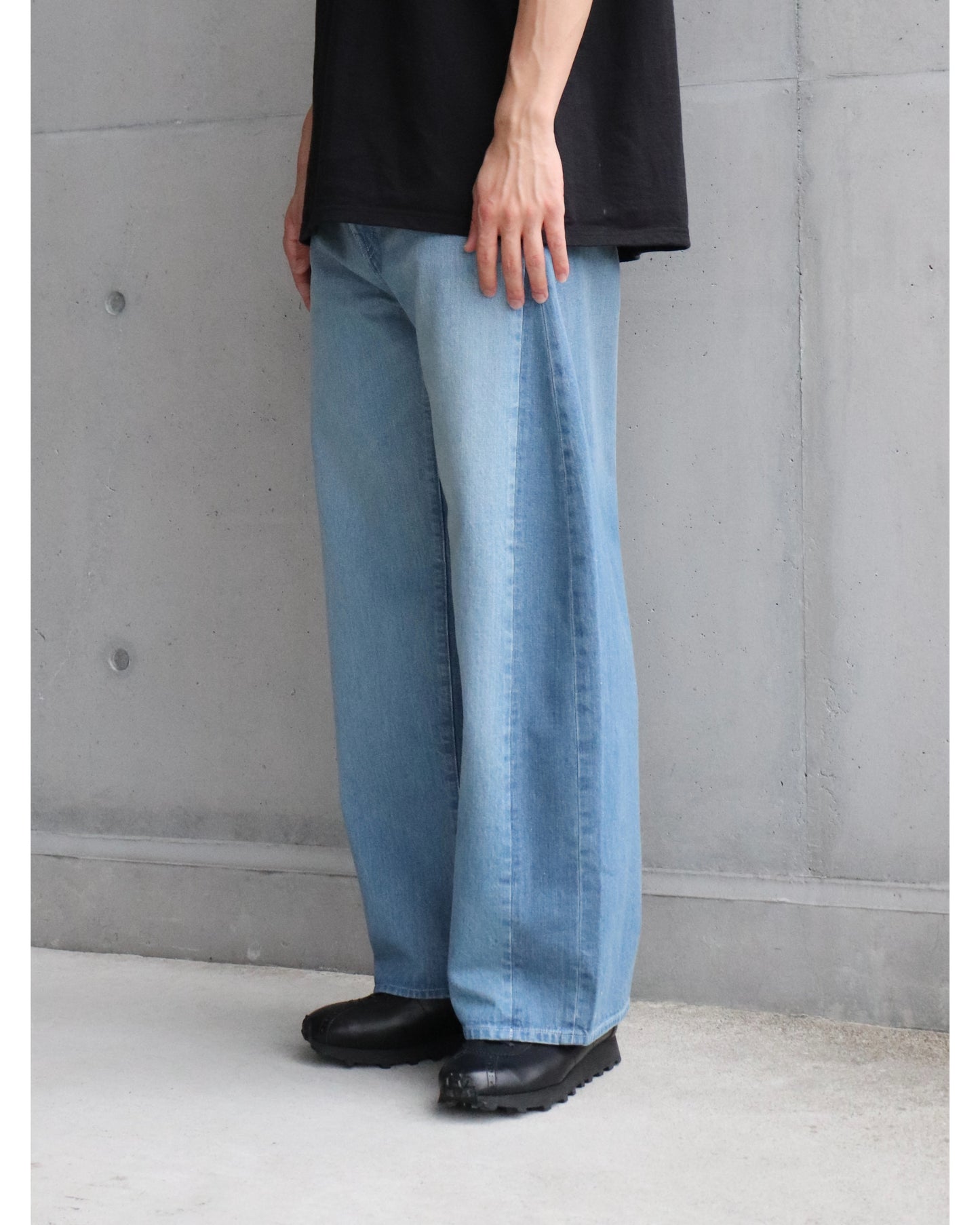 DEFORMATION WIDE DENIM JEANS INDIGO