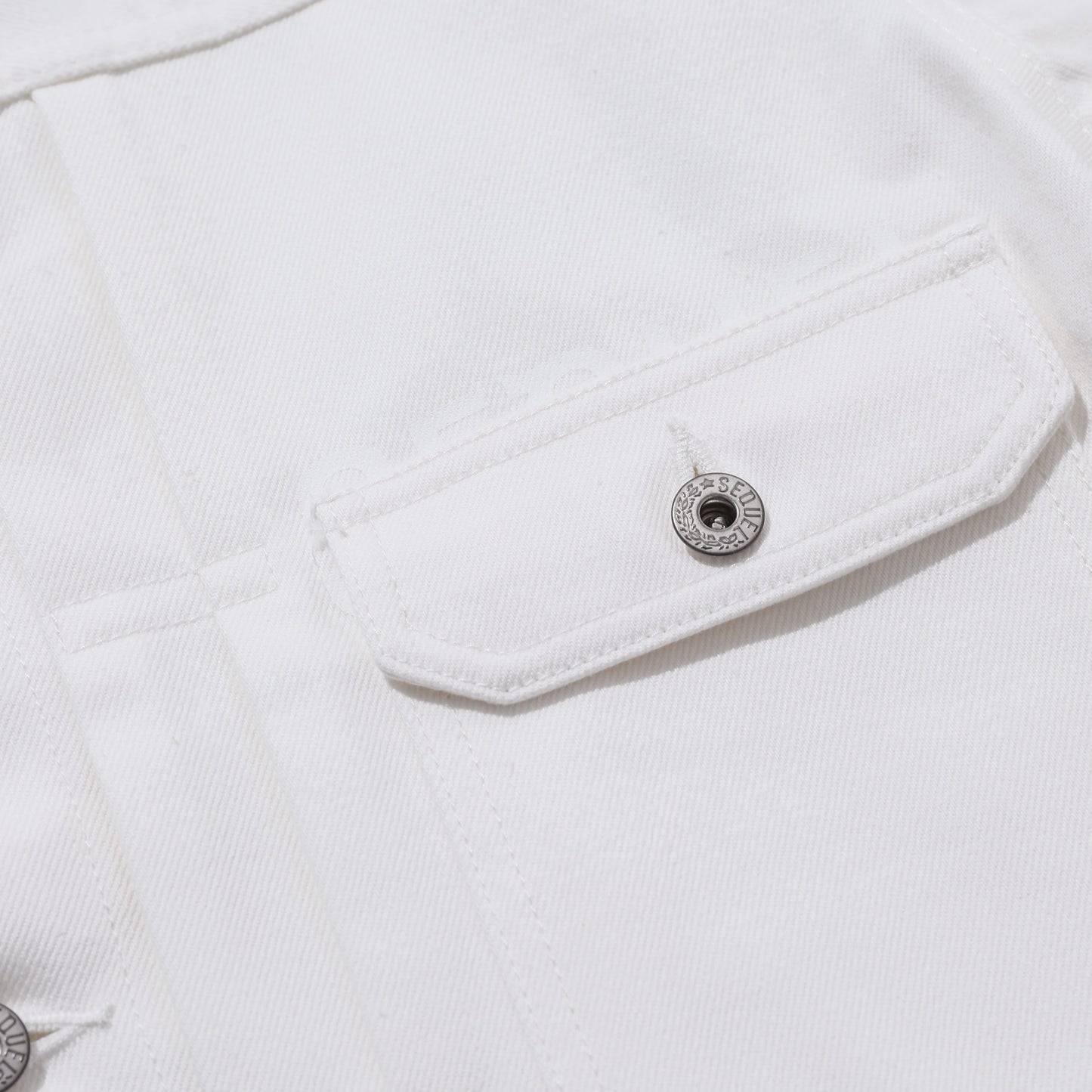 "FRAGMENT × SEQUEL" RIGID WHITE DENIM JACKET