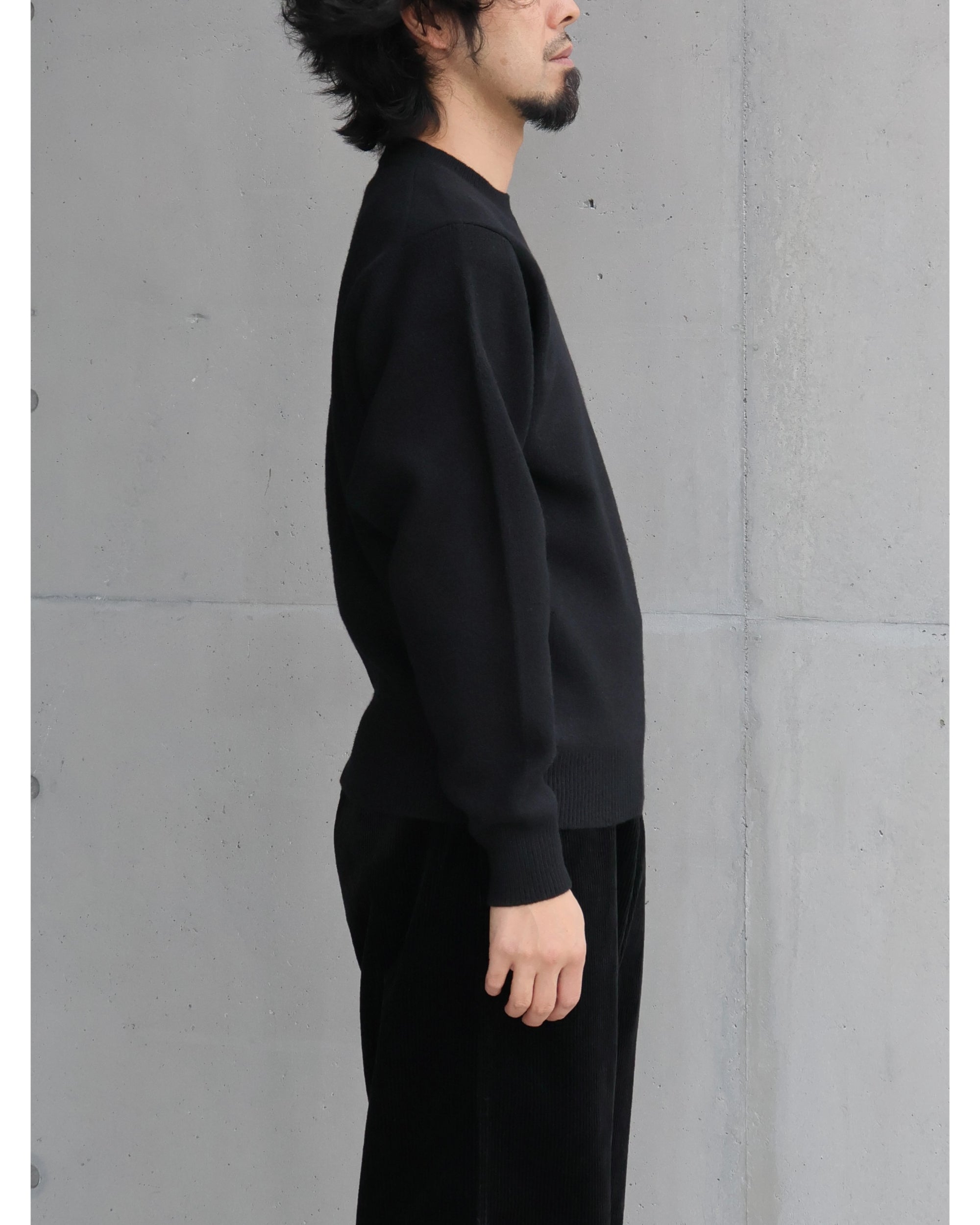 ラムズウール クルーネックニット BLACK – TIME AFTER TIME