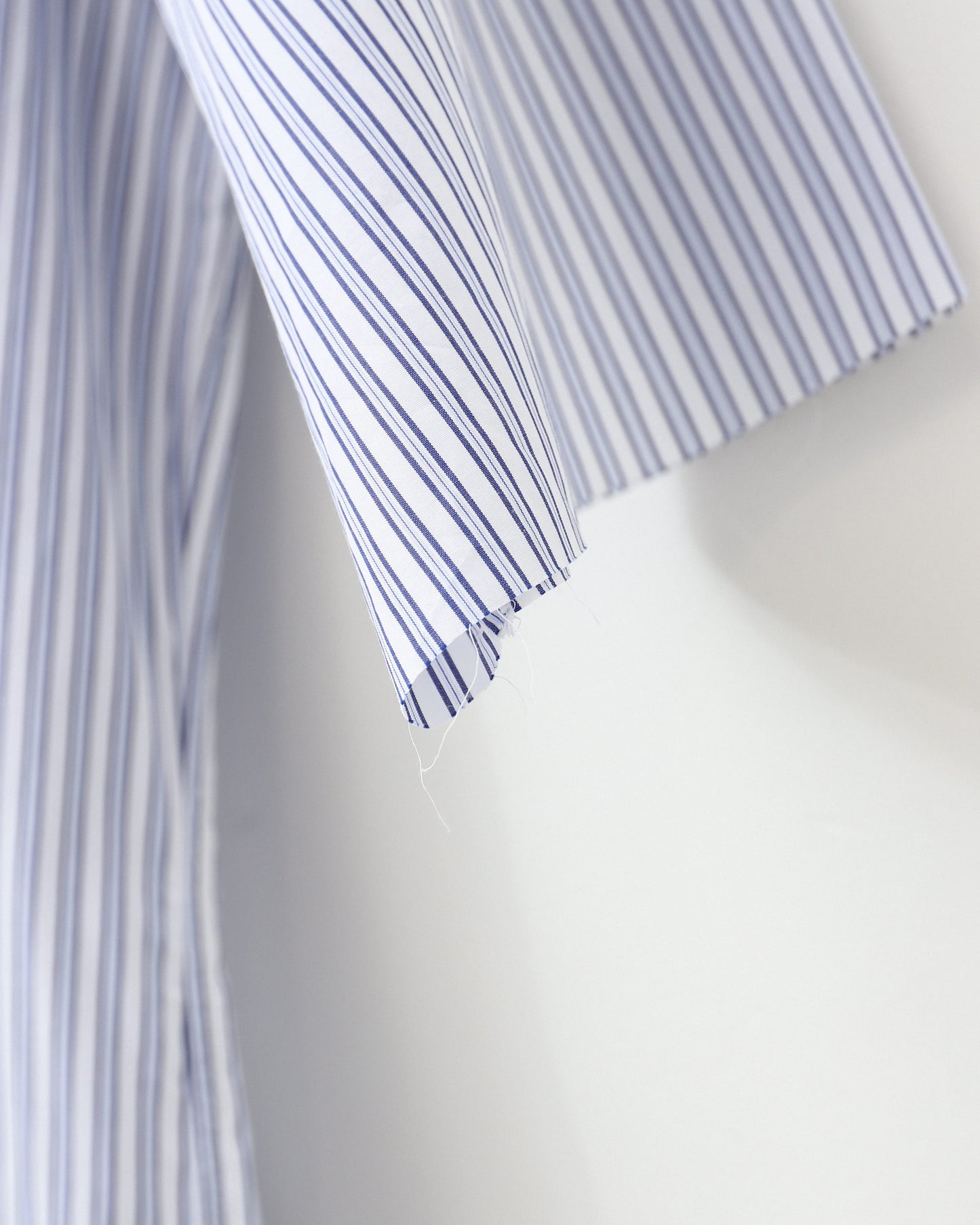 S50DR0007 SHIRT WHITE BLUE STRIPES