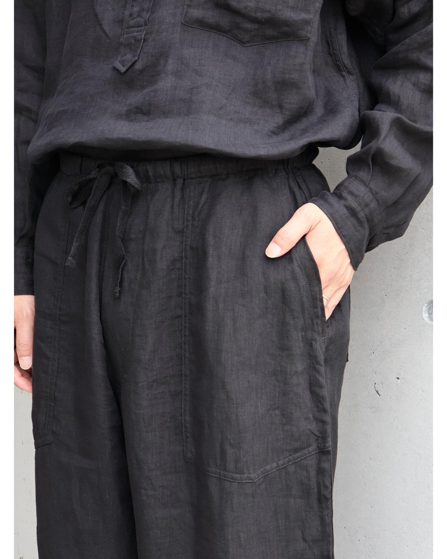 リネンWクロス ドローストリングパンツ BLACK