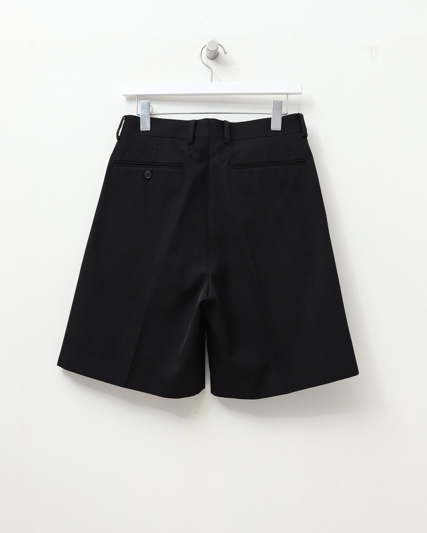 LIGHT WOOL MAX GABARDINE SHORTS TOP BLACK