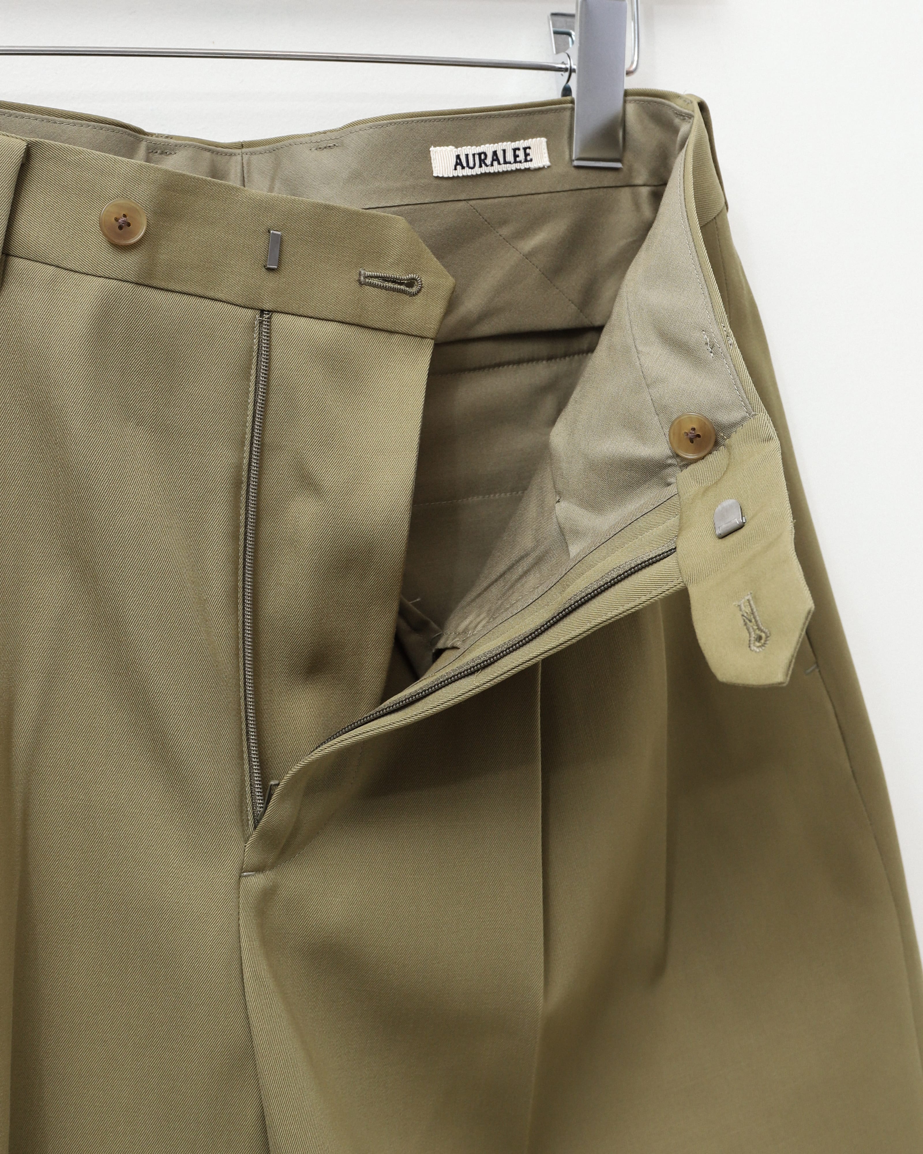 LIGHT WOOL MAX GABARDINE SHORTS KHAKI – TIME AFTER TIME
