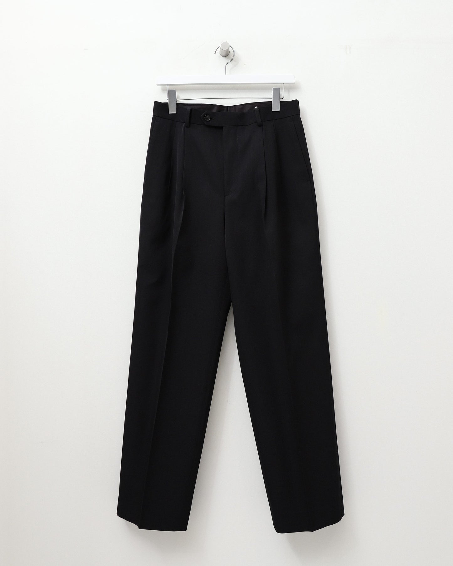 LIGHT WOOL MAX GABARDINE TWO-TUCK SLACKS TOP BLACK