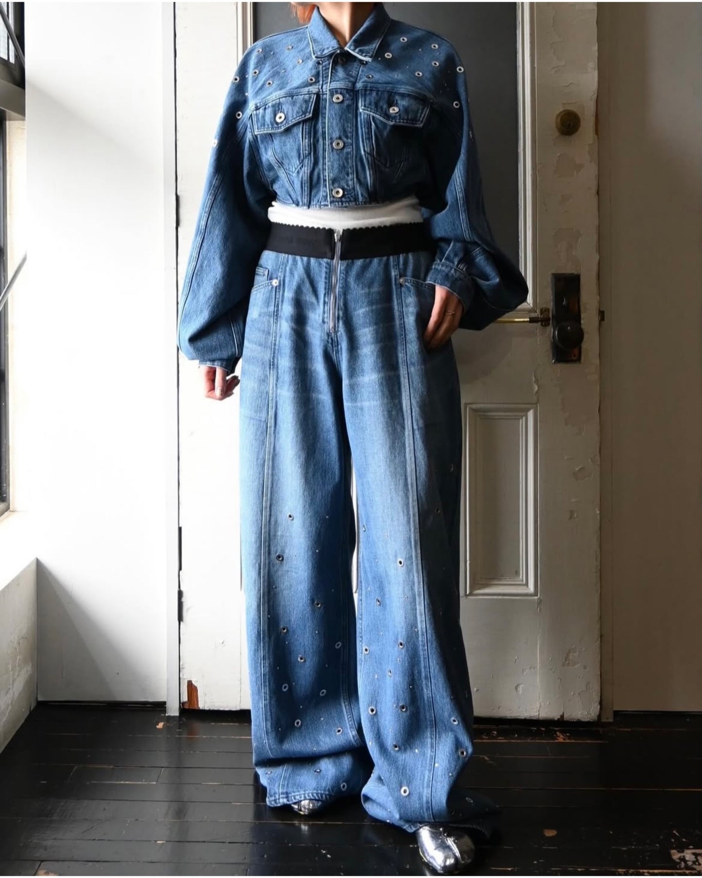 ORGANIC COTTON DENIM WIDE-LEG JEANS WITH STUDS
