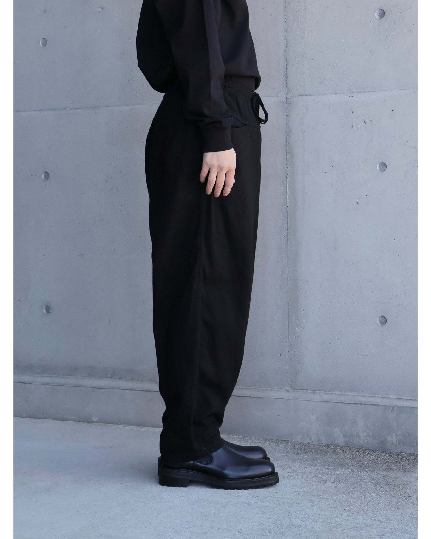 ブラックドリル テーパードパンツ BLACK