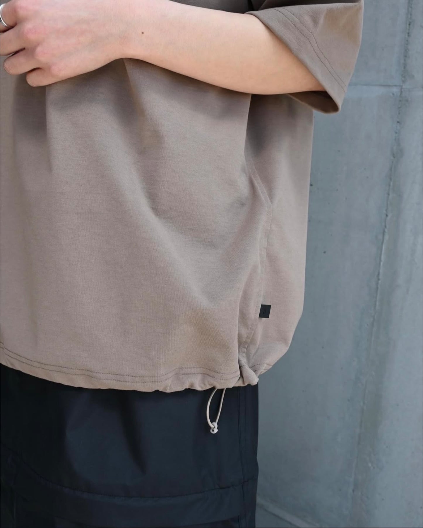 TECH DRAWSTRING S/S TEE
