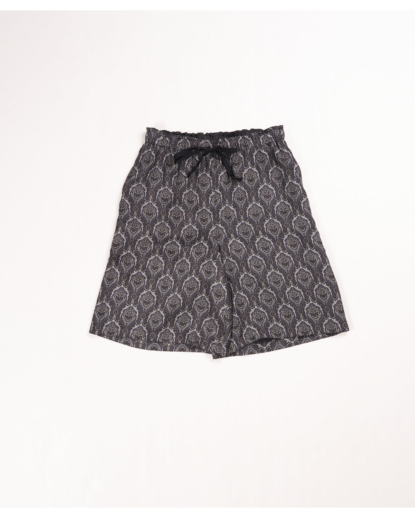SILK SHORTS WALL CLOTH