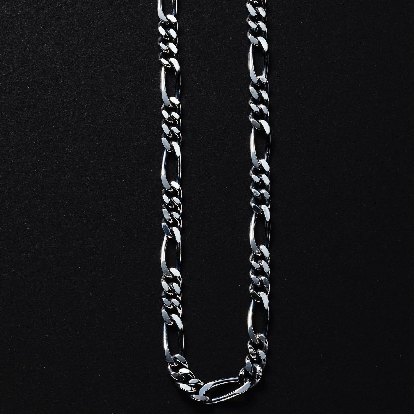 Engraved Narrow Wallet Chain (Short)