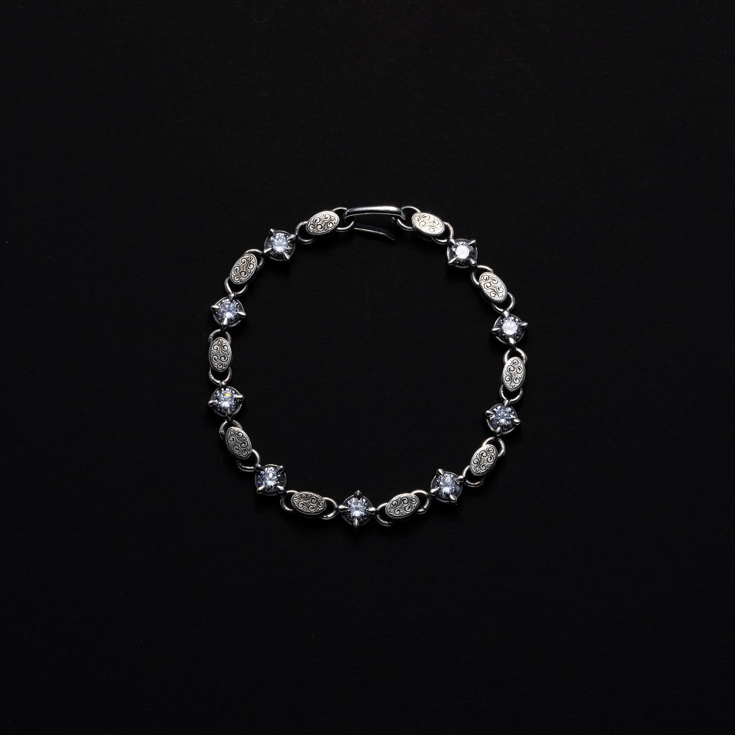 Engraved Cutstone Link Bracelet