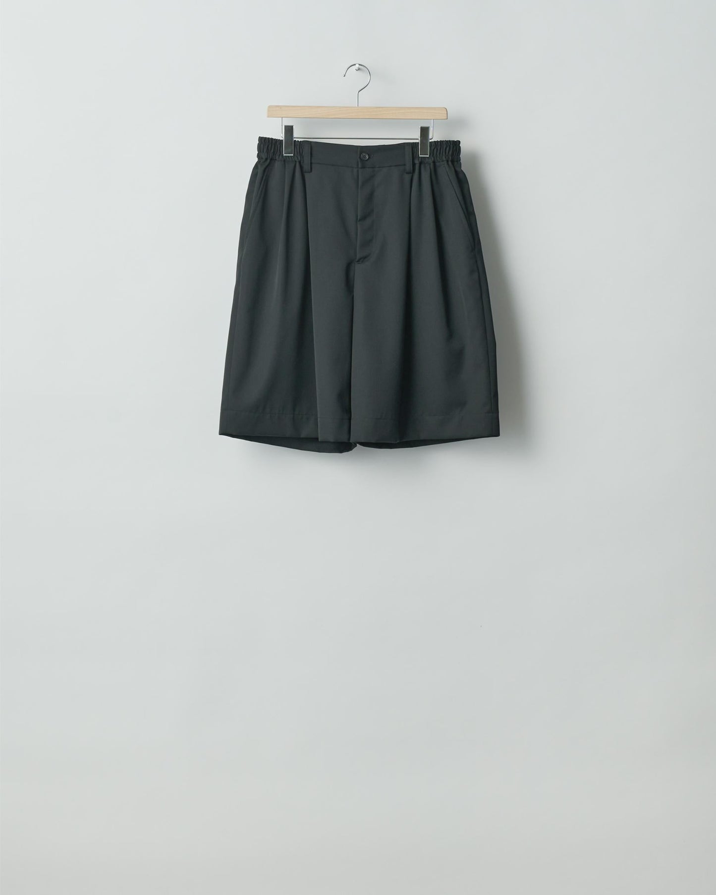 WIDE EASY SHORT TROUSERS  BLACK