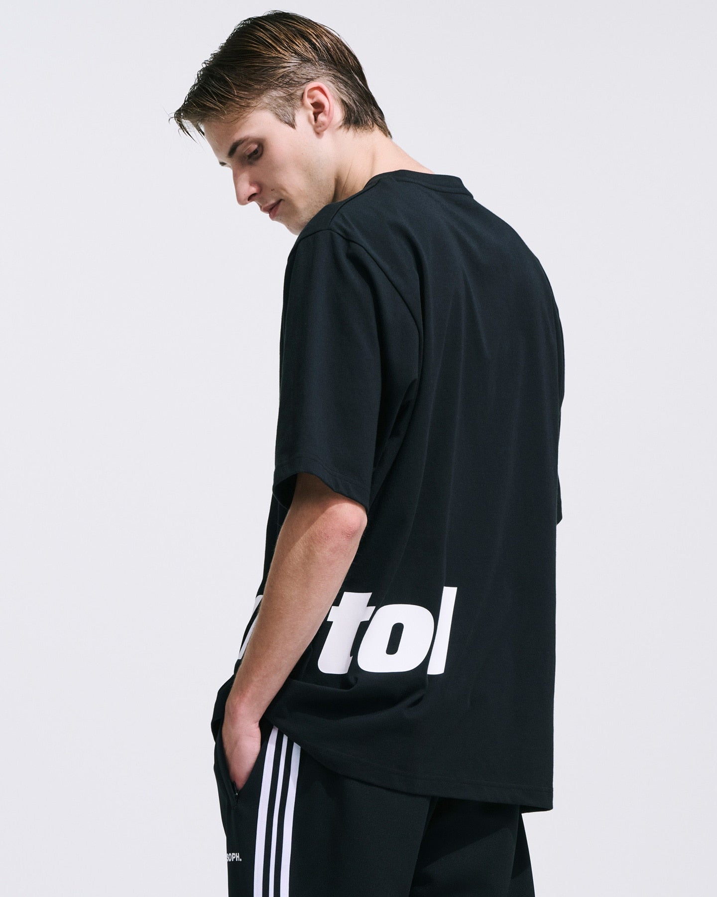 SIDE LOGO TEE