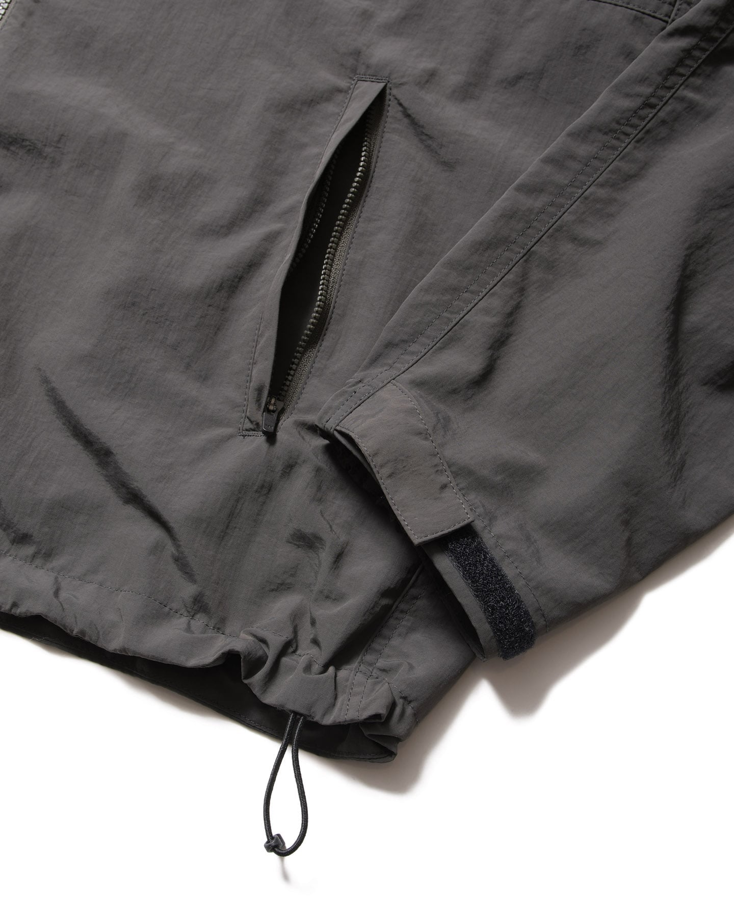 NYLON HOODED BLOUSON