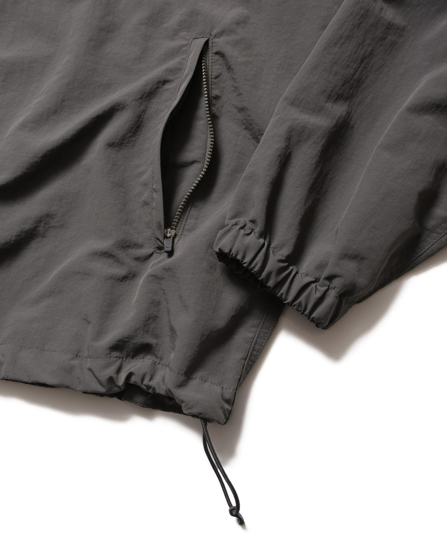 NYLON QUARTER-ZIP BLOUSON – TIME AFTER TIME