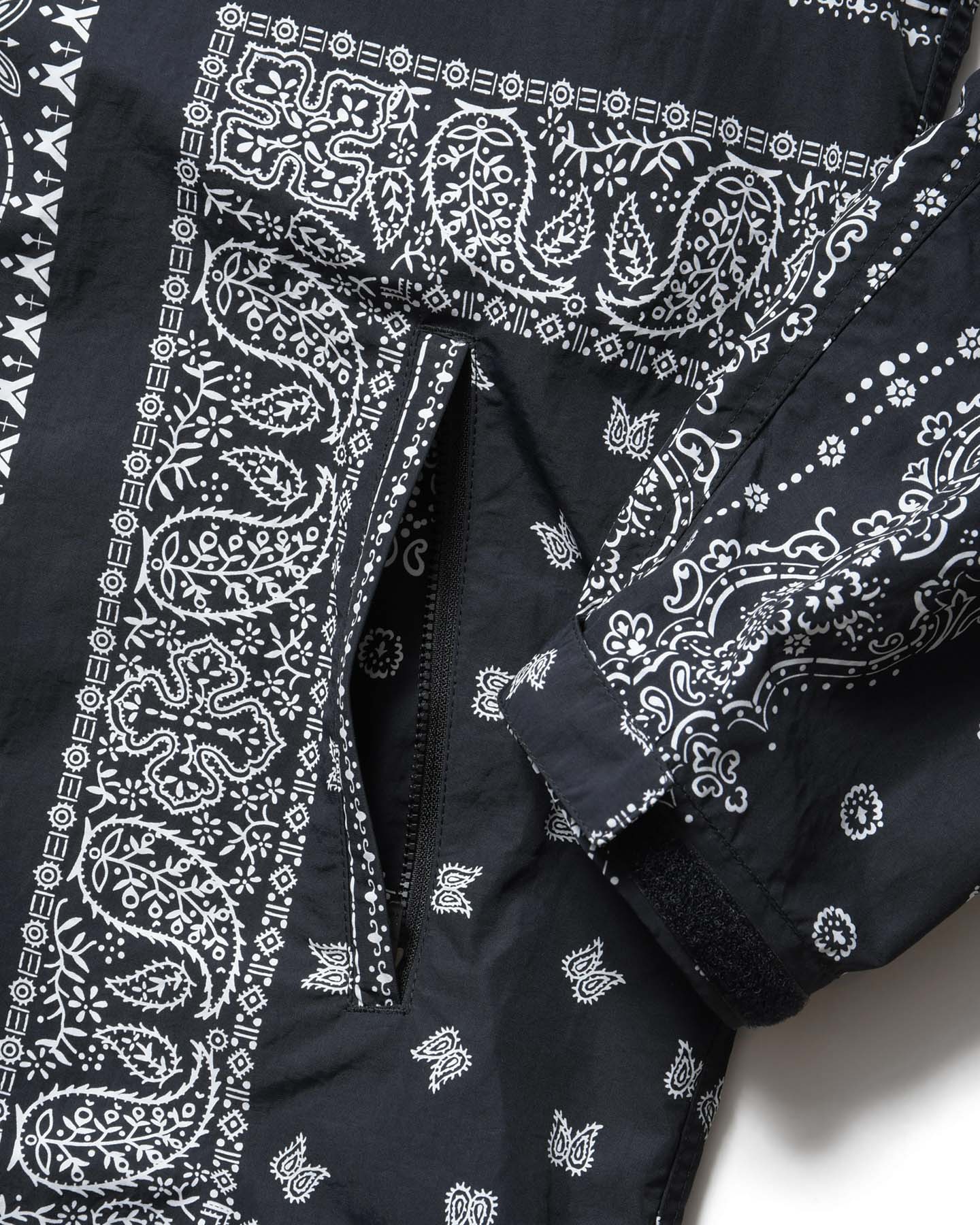 BANDANA NYLON HOODED BLOUSON – TIME AFTER TIME
