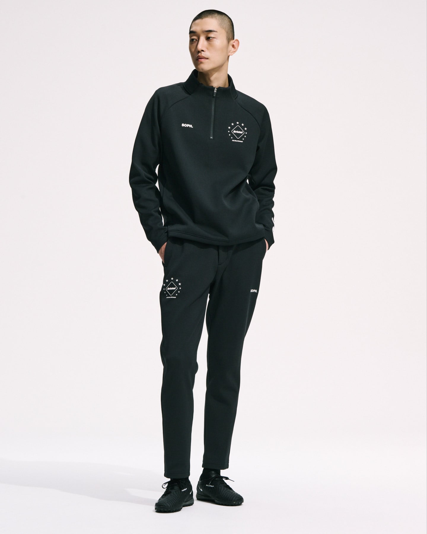 QUARTER KNIT ESSENTIAL HALF-ZIP TOP