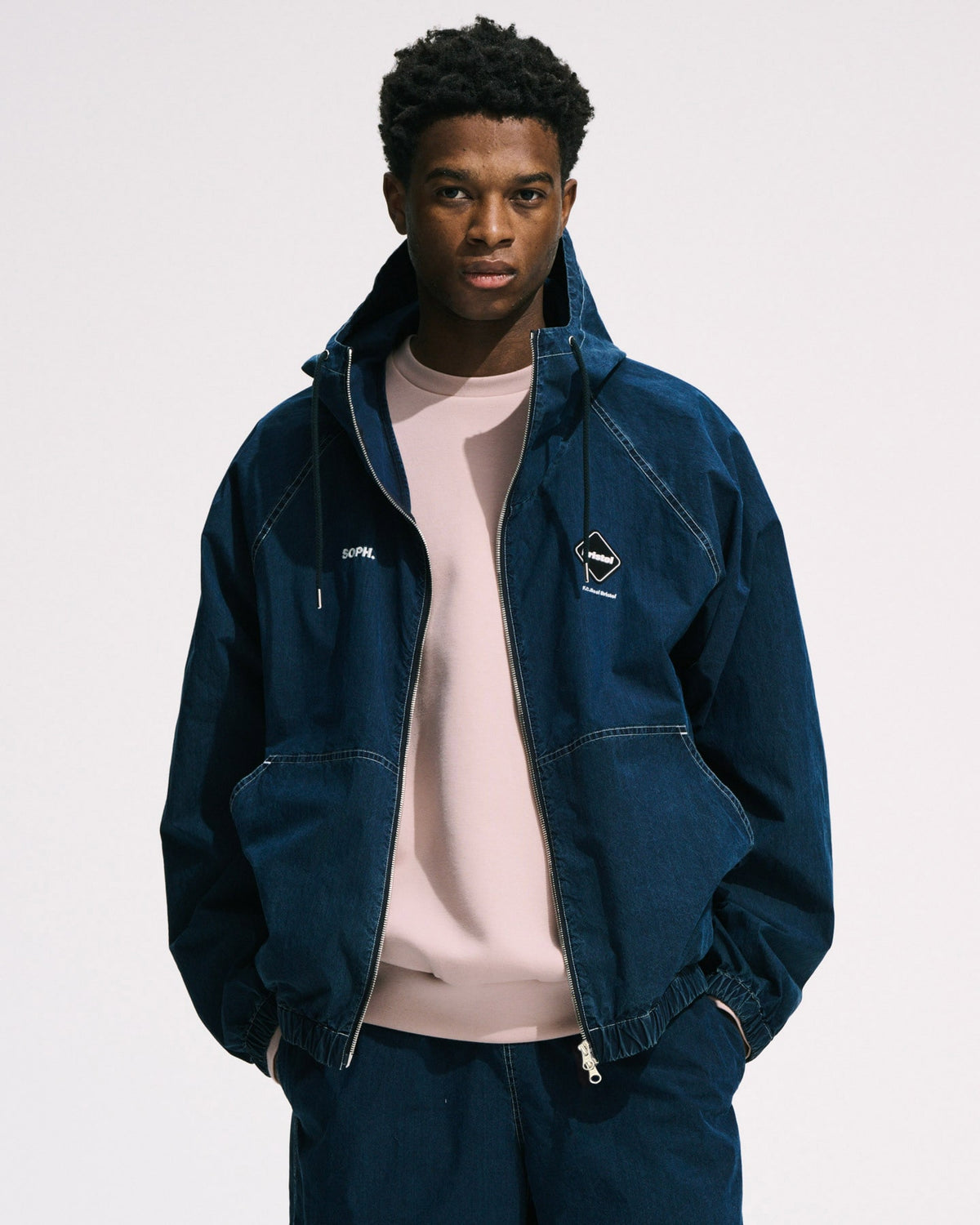 WASHED CRISP DENIM HOODED BLOUSON