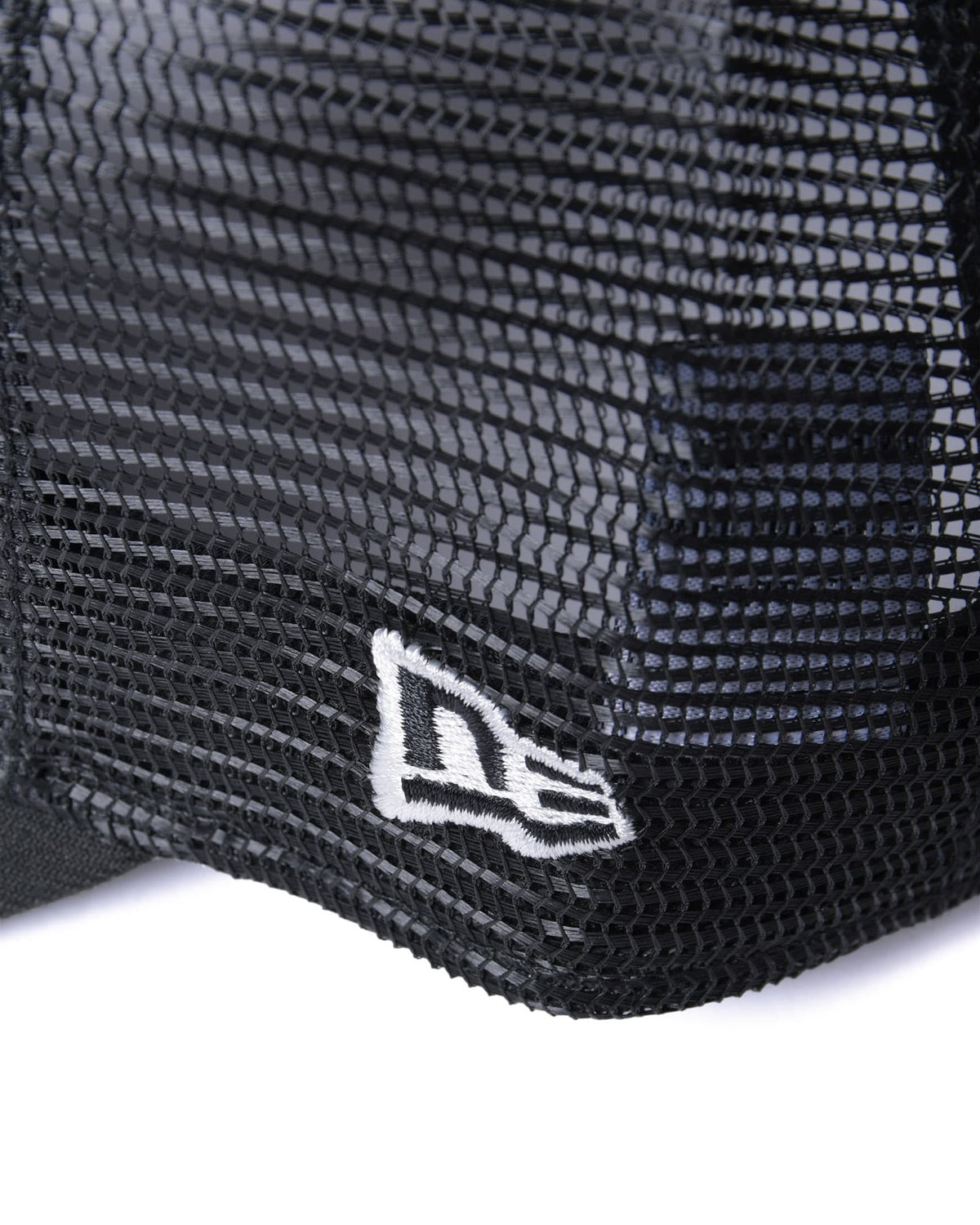 NEW ERA EMBLEM MESH CAP