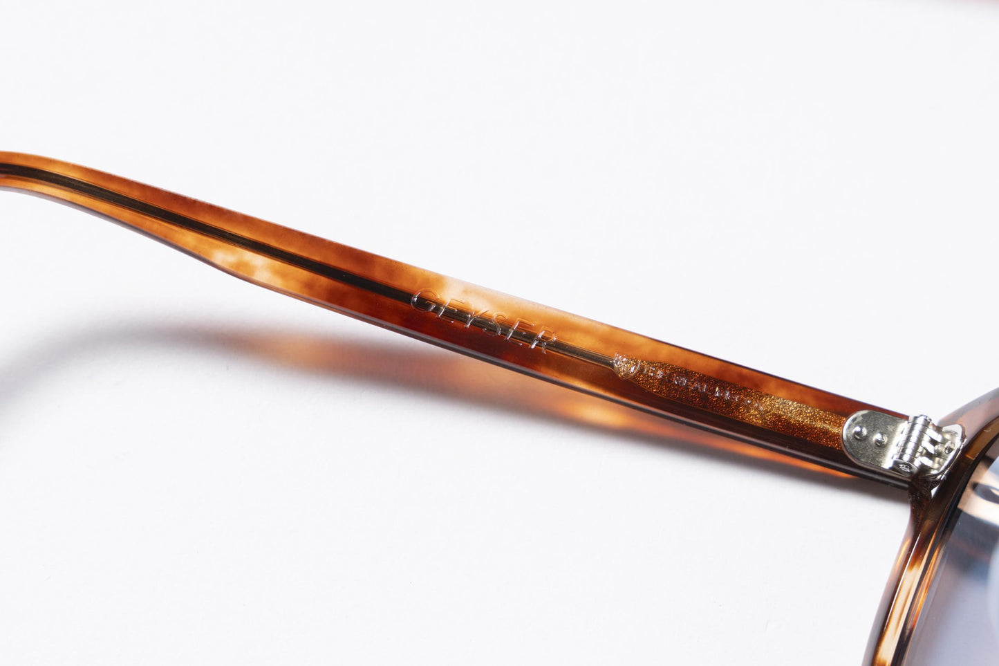 GEYSER / BROWN FRAME