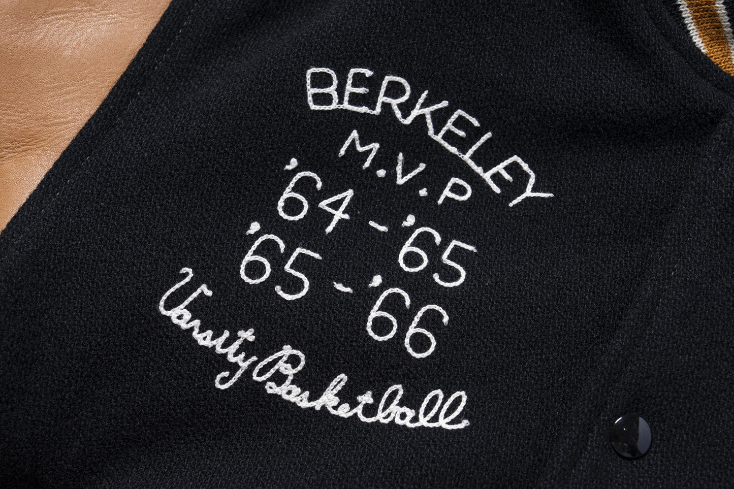 WOOL VARSITY JACKET / BULLDOGS