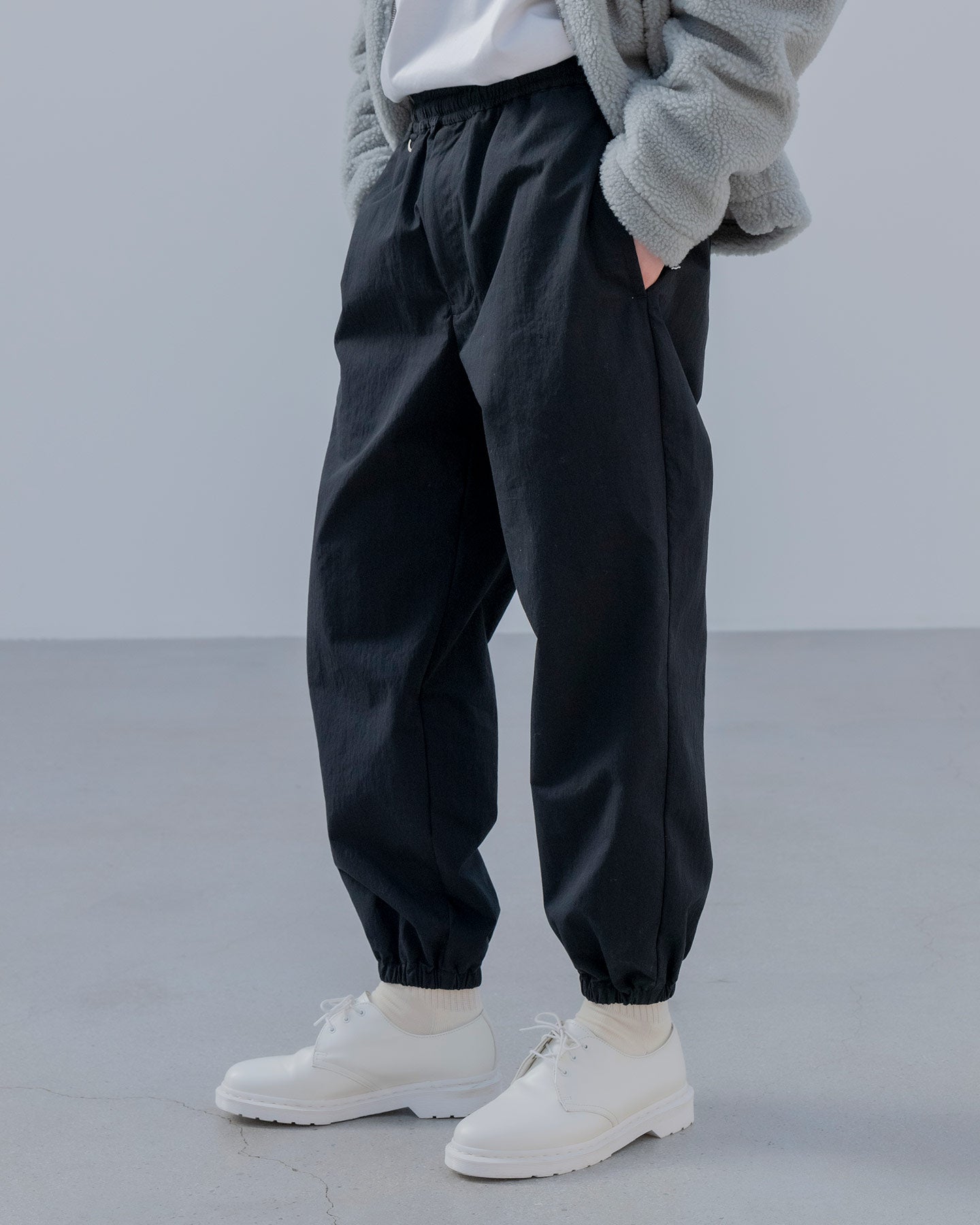LOOSE-FIT JOGGER PANTS