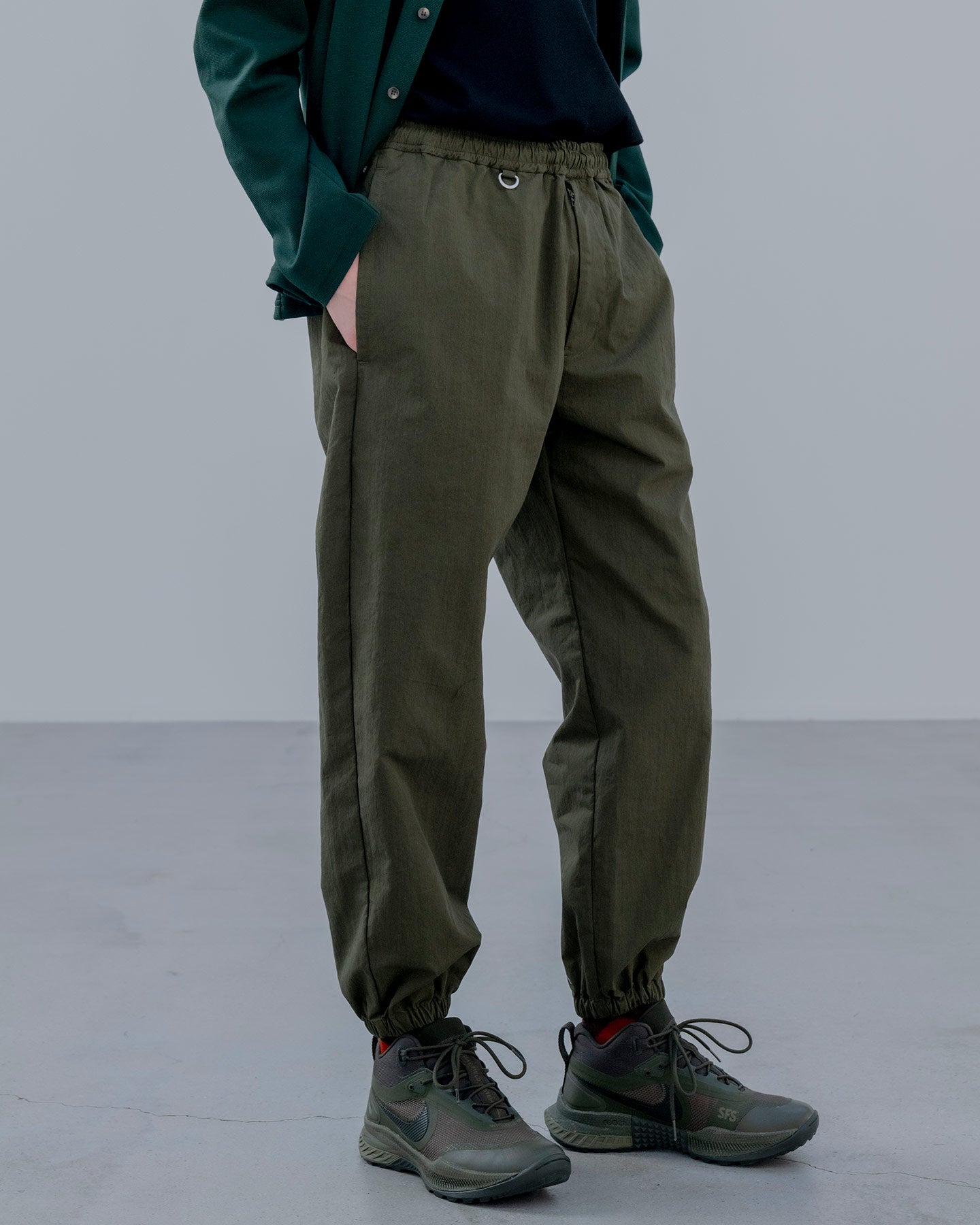 LOOSE-FIT JOGGER PANTS