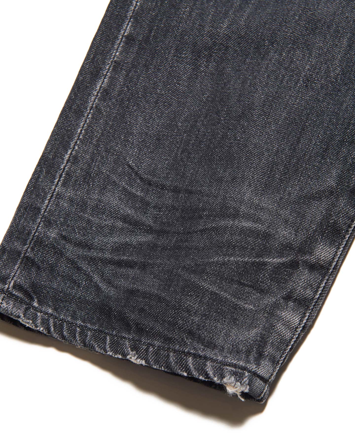 DAMAGED TAPERED-FIT JEANS